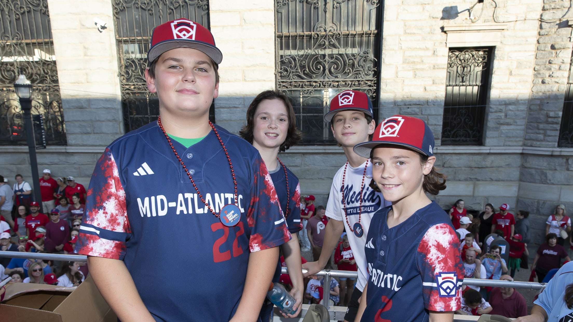 20231002_Phillies_Bus_Rally_Waterfalls-61