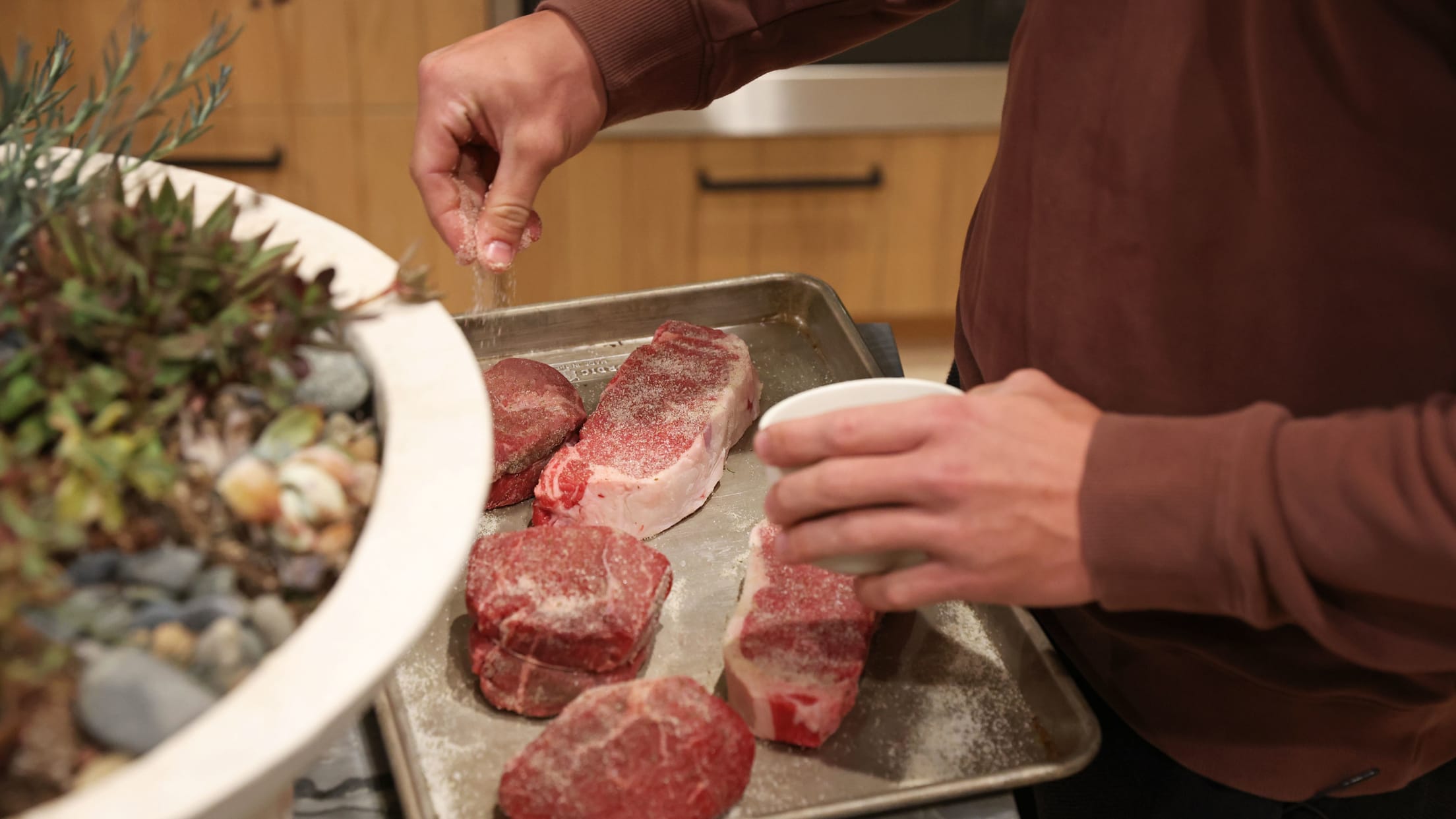 BAL-BI-021025-Holliday-Feature-076