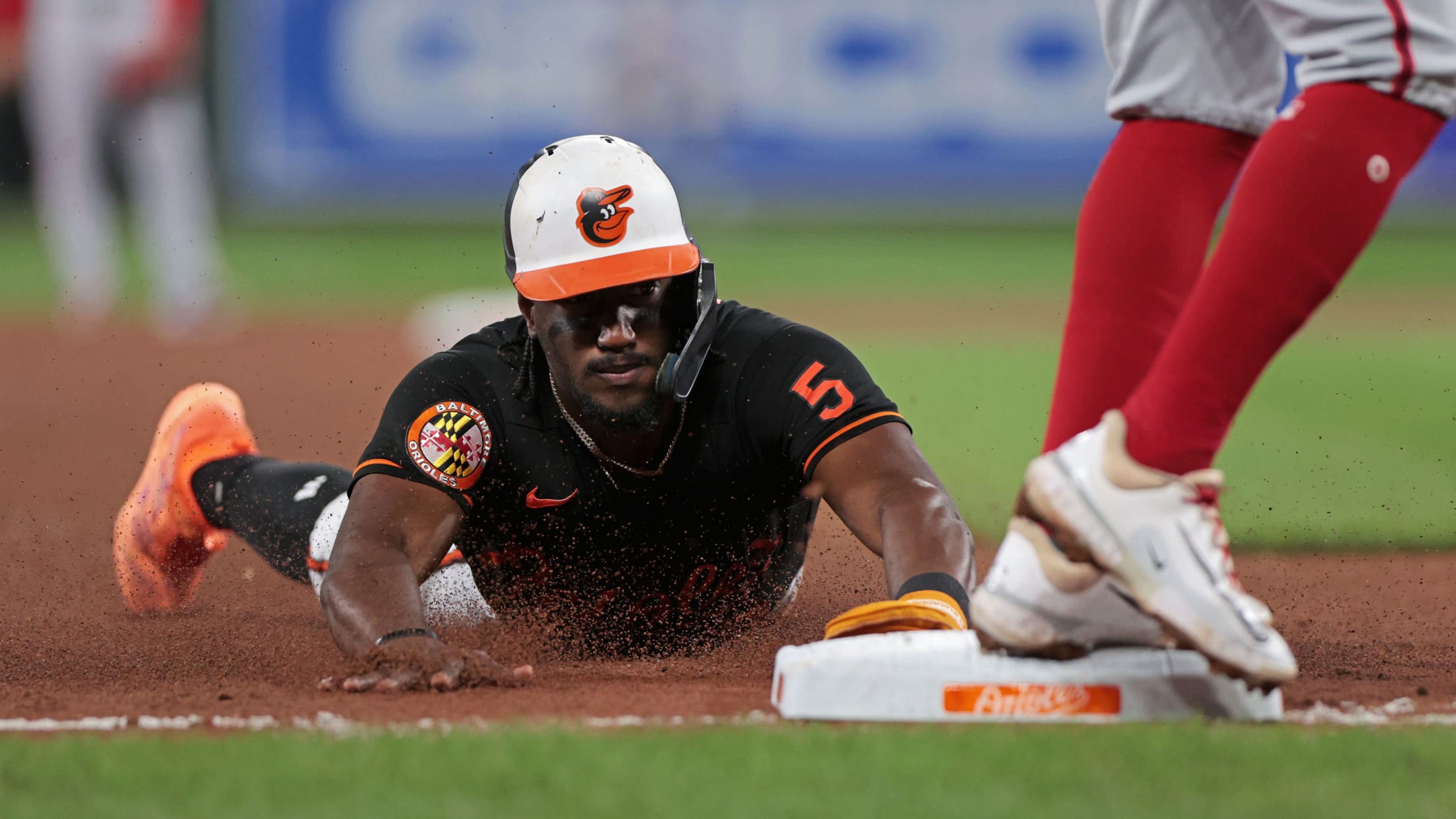 BAL- BI - Homestand In Focus - 1003 - 026