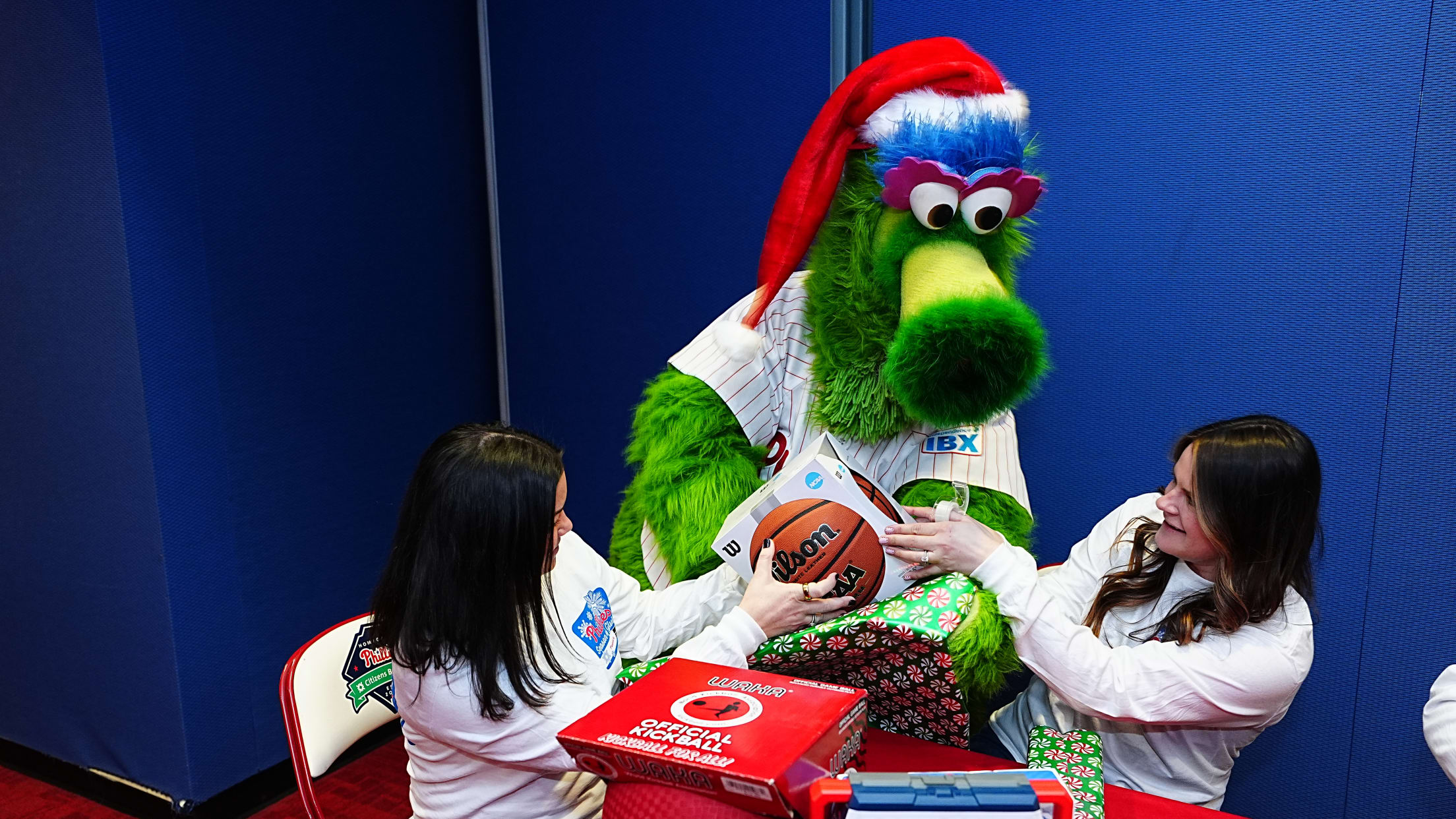 SEIHolidayGiftWrappingParty173702