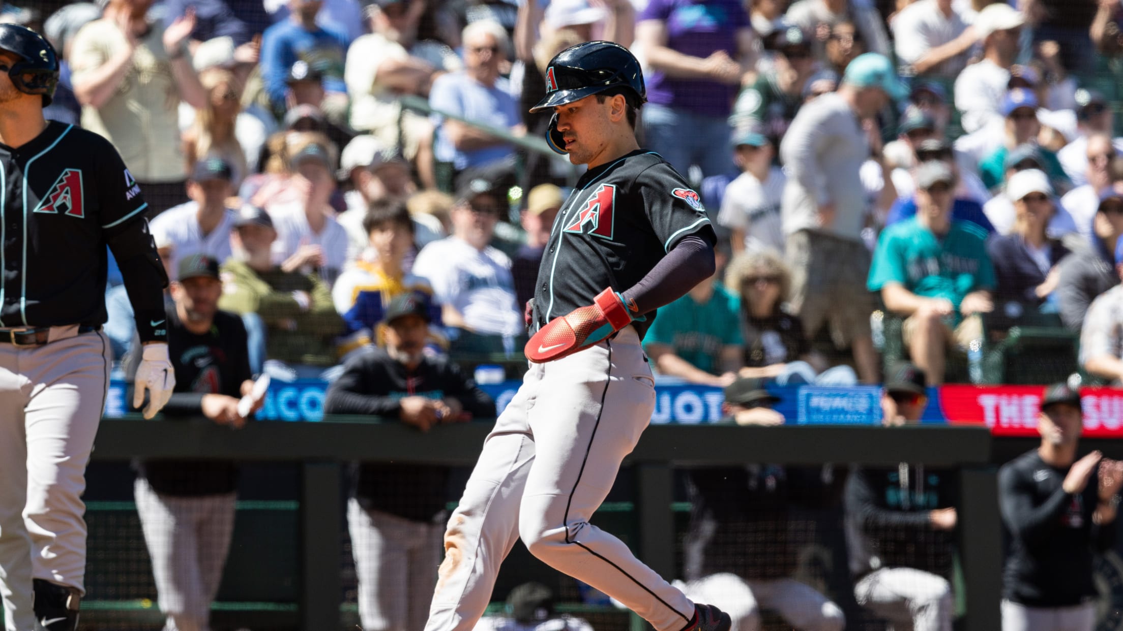 Corbin Carroll scores on wild pitch