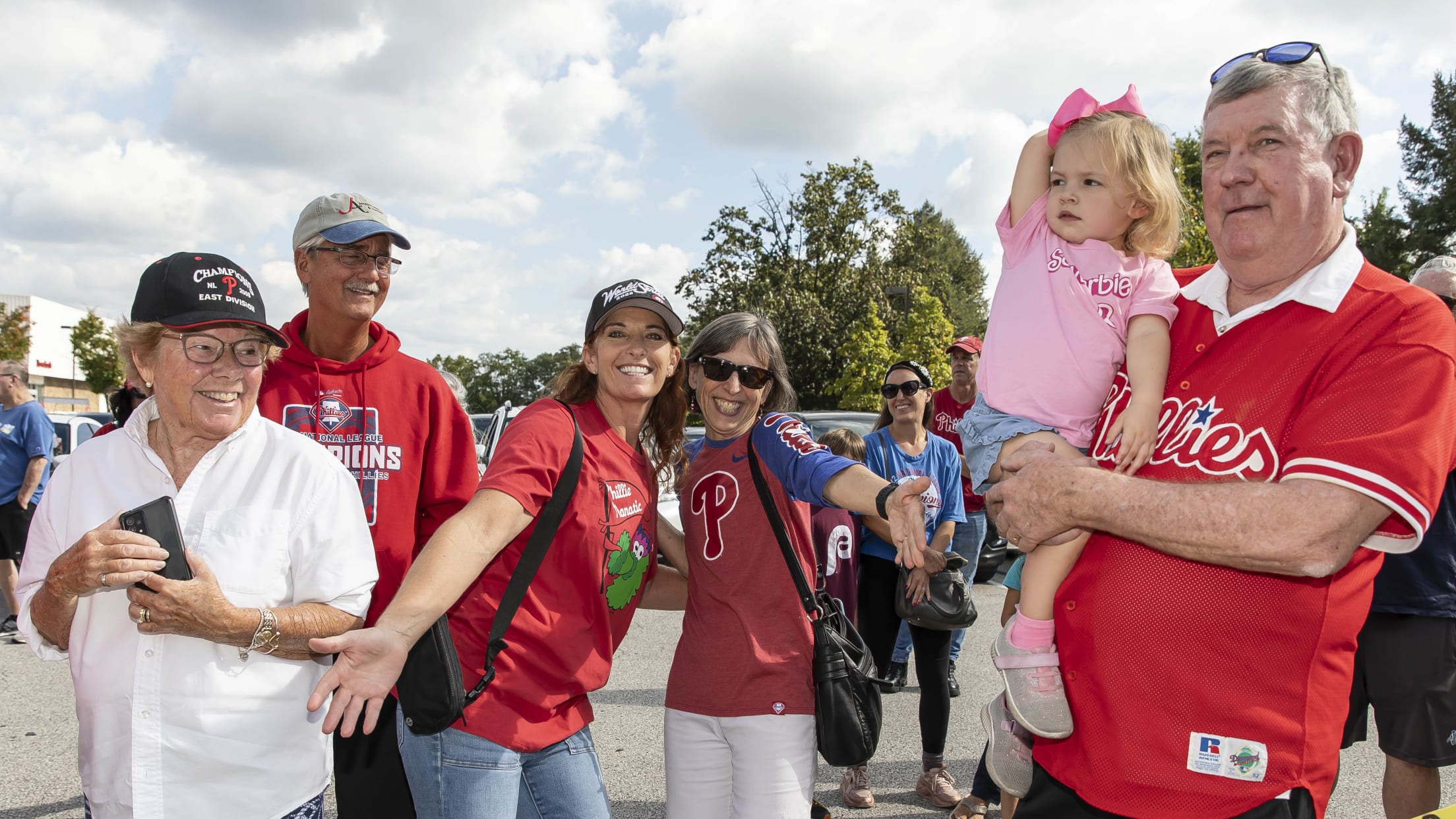 20231002_Phillies_Bus_Rally_Waterfalls-20