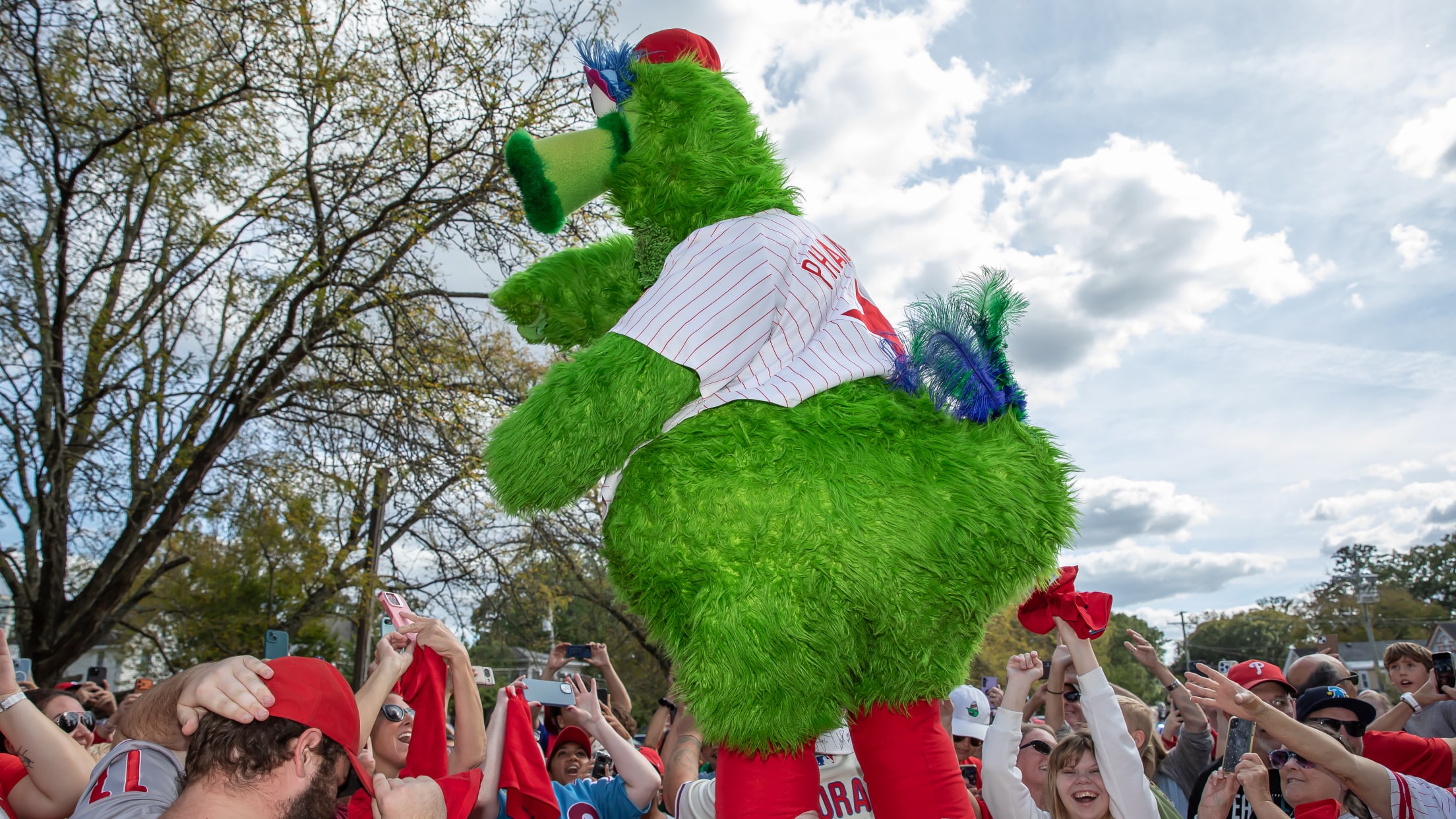 20251002_Rally_Red_October_Bus_Waterfalls-42