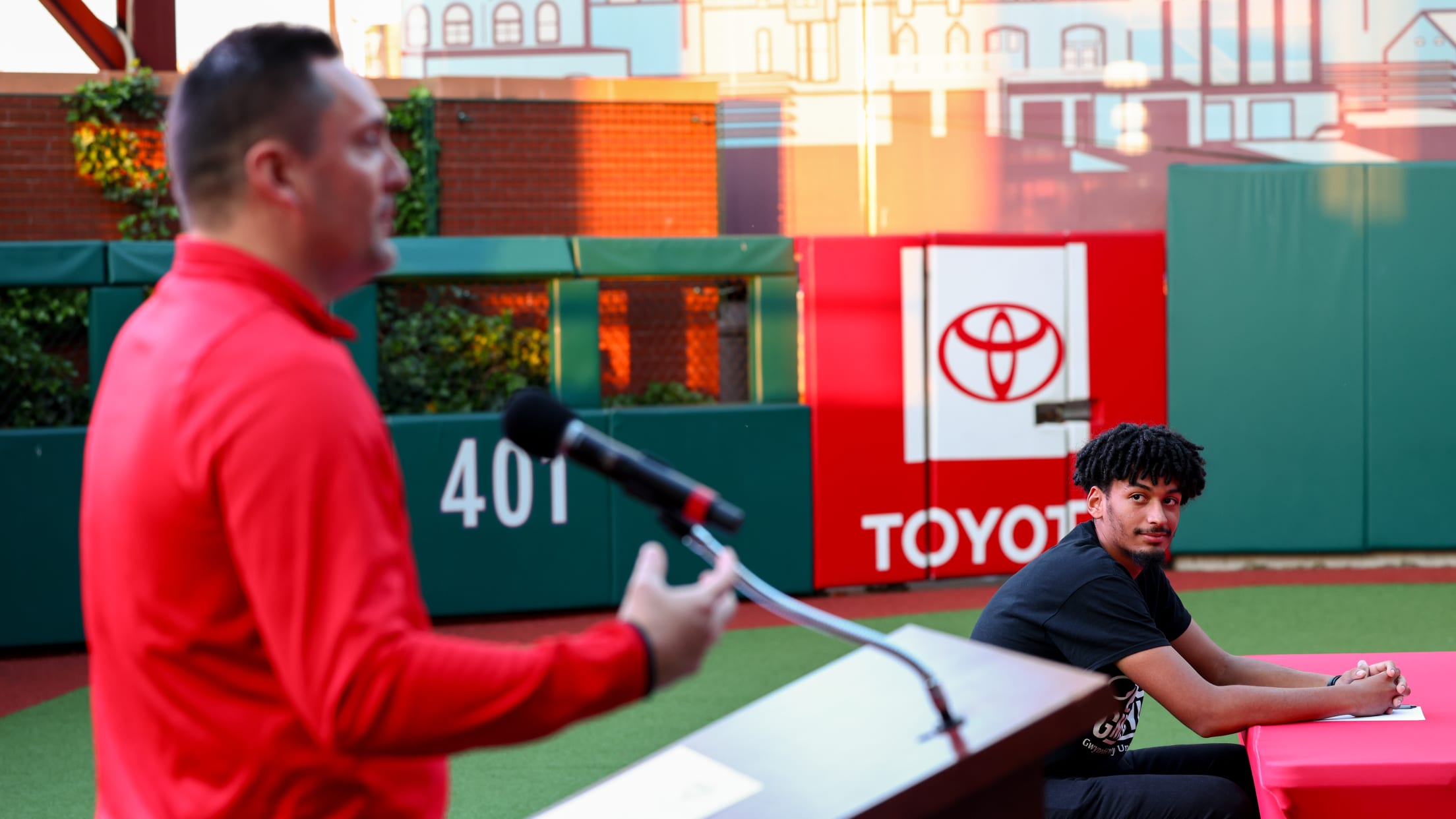 20240513_UYA Signing-128