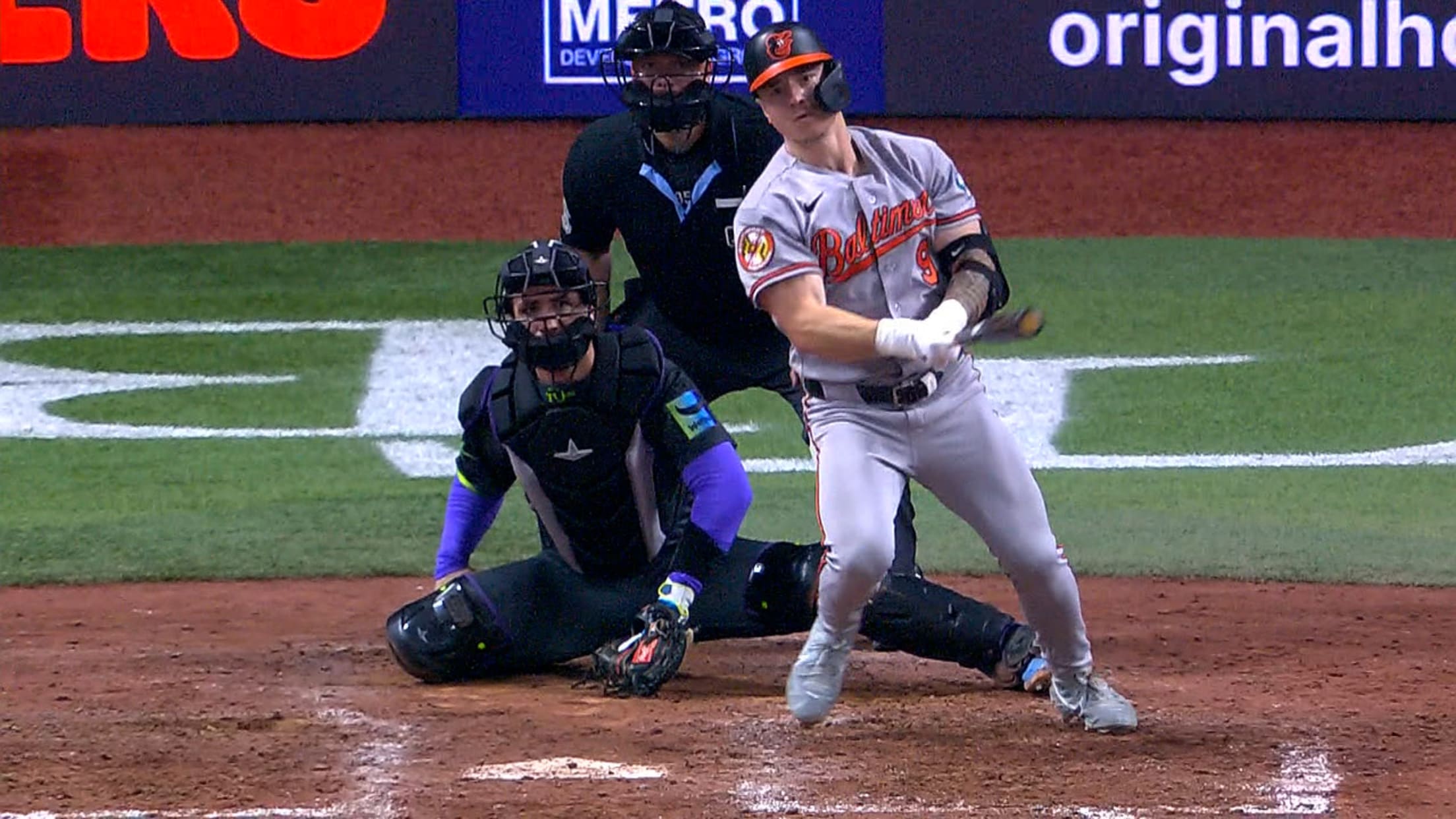 Tyler O'Neill's go-ahead single in the 10th