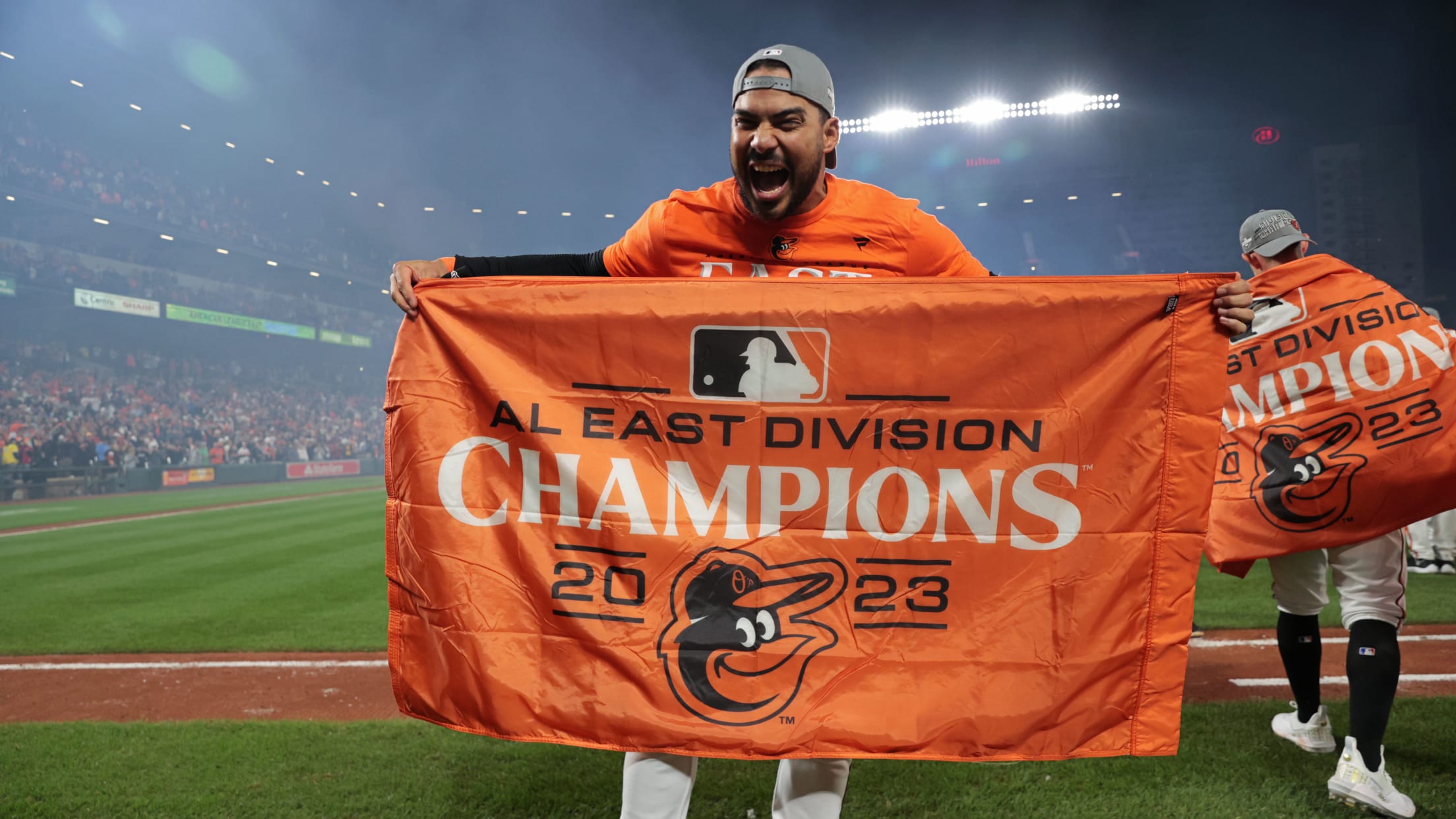 BAL- BI - Homestand In Focus - 1003 - 047