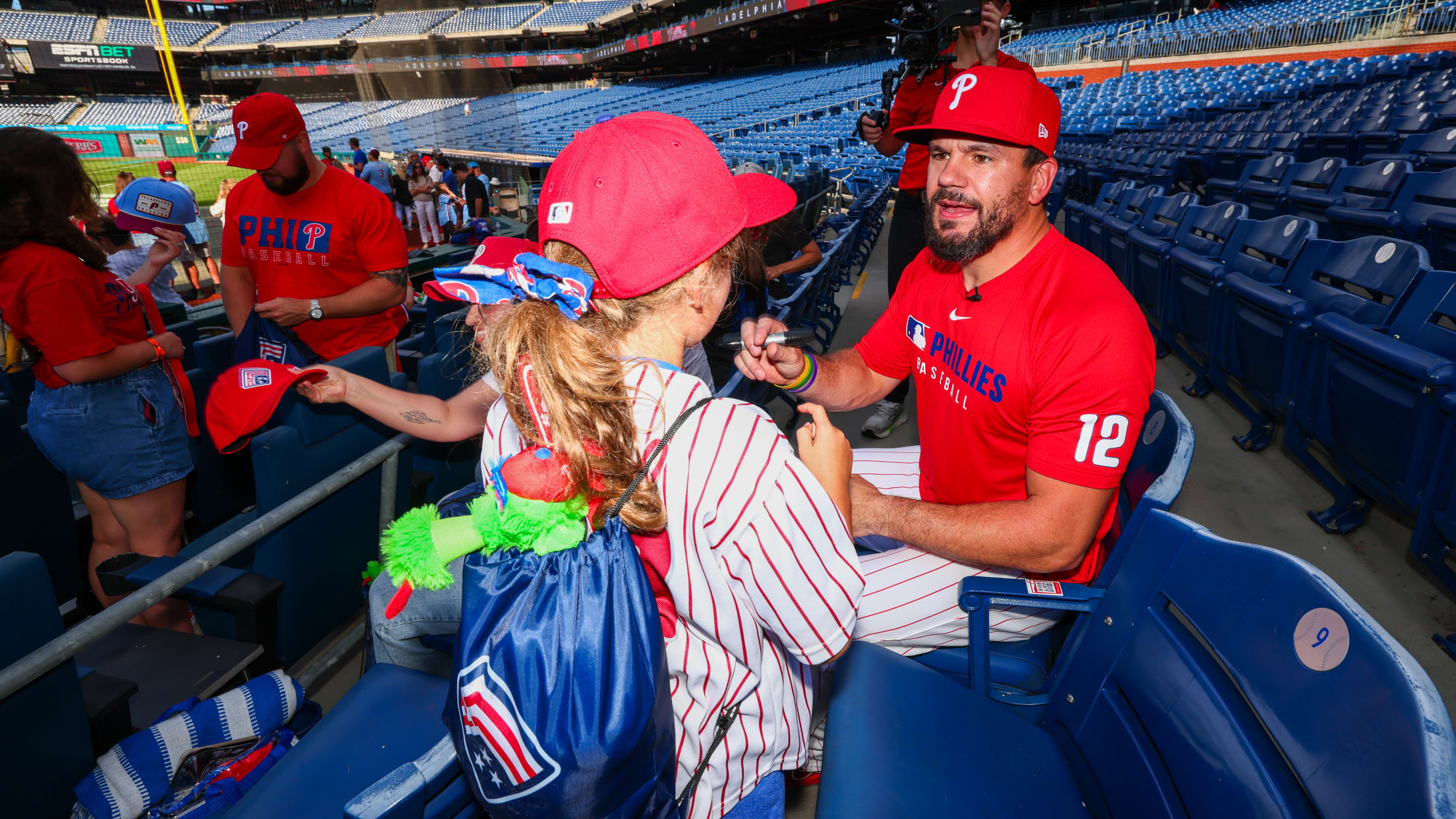 20250819_Schwarber Neighborhood Heroes_Team Foster_Meet & Greet-11