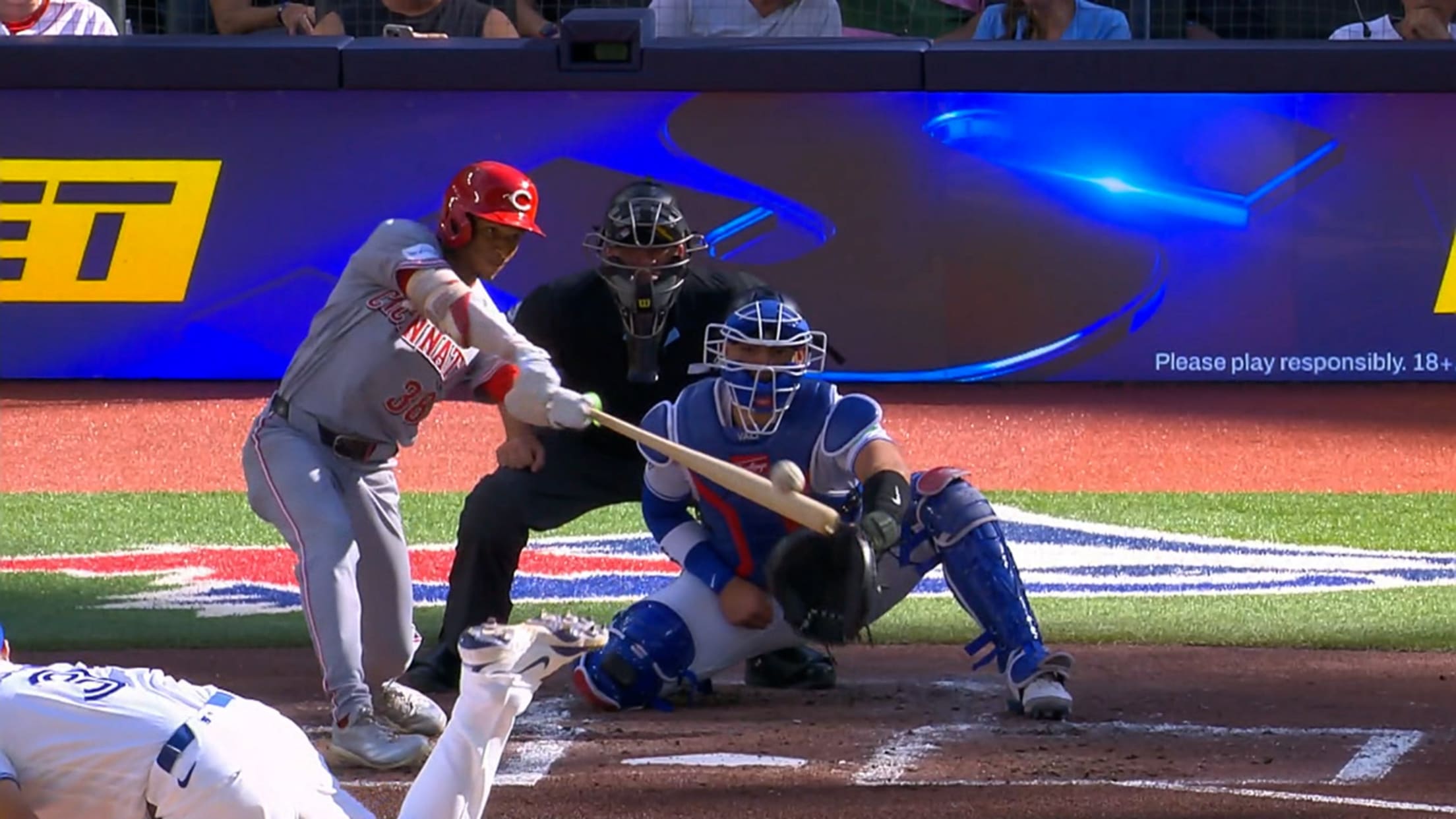 Carlos Jorge's RBI single