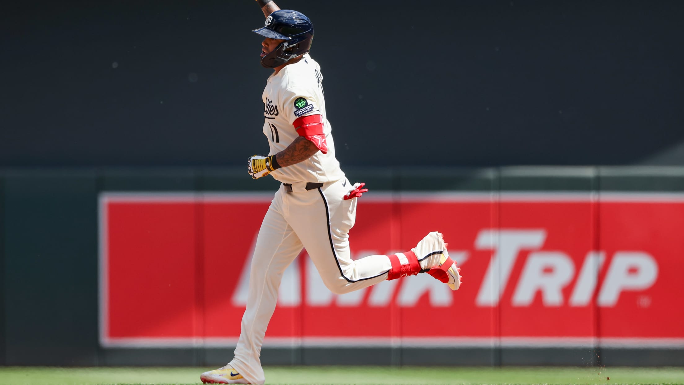Orlando Arcia's go-ahead homer (1)