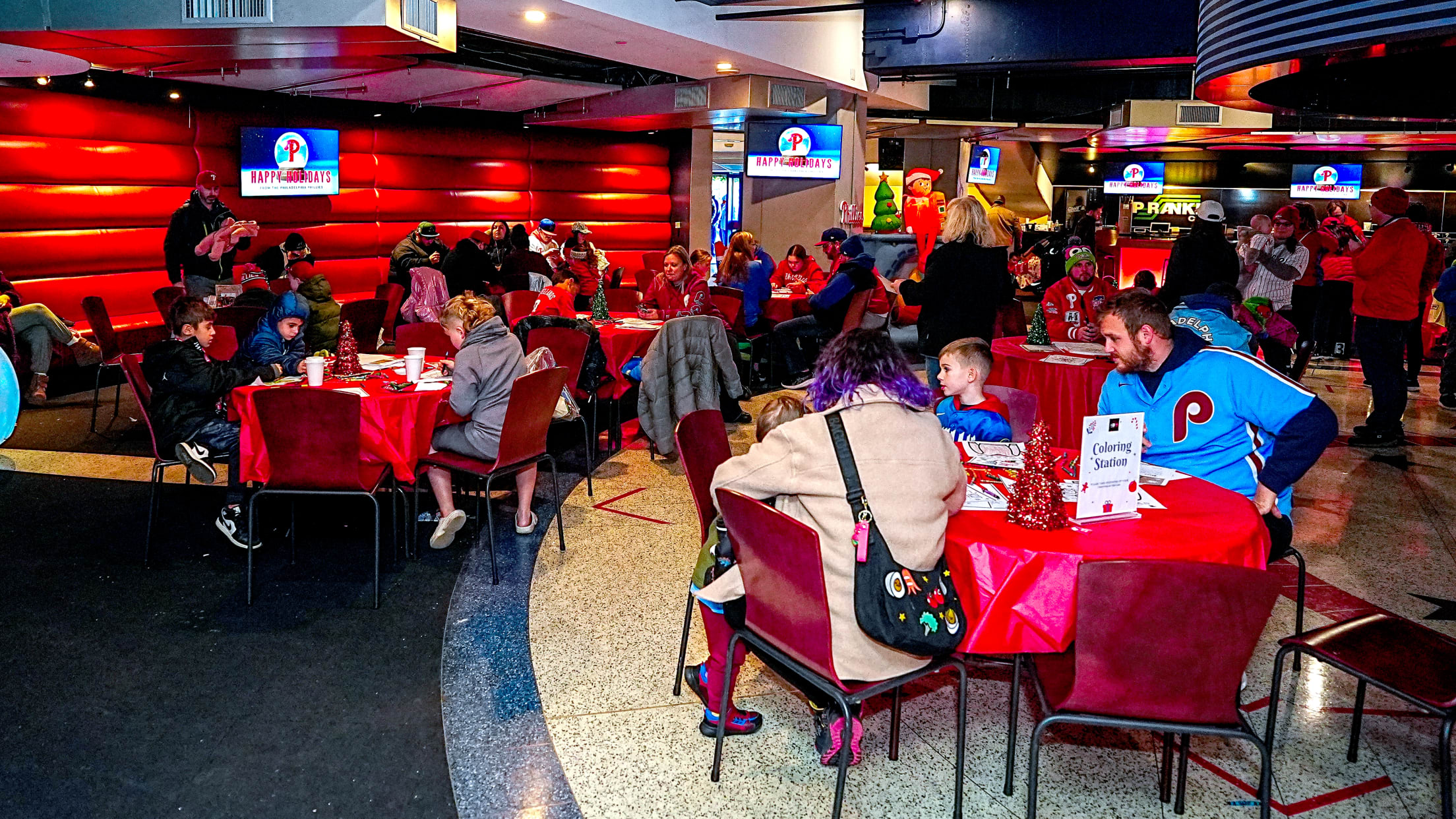 TreeLightingHolidaySale05988