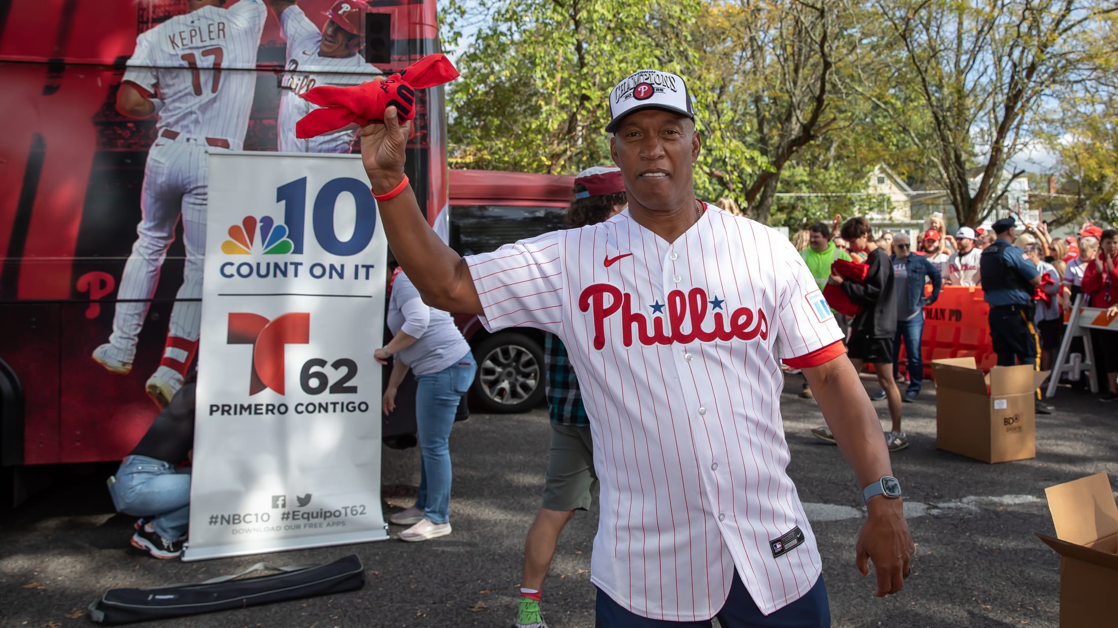 20251002_Rally_Red_October_Bus_Waterfalls-40