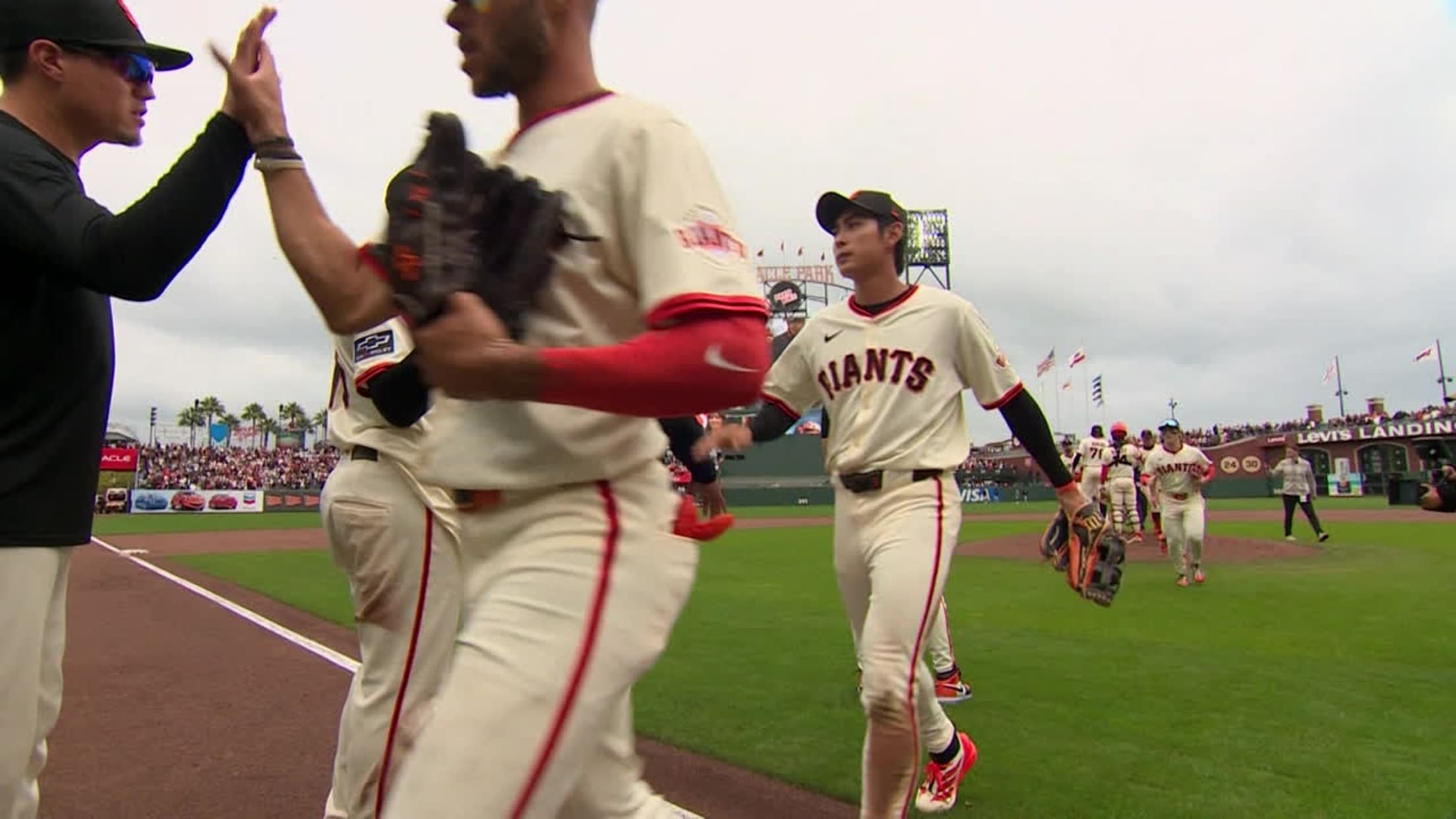 Spencer Bivens sella la victoria de los Gigantes