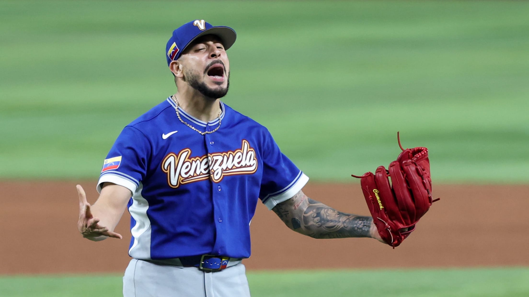 José Buttó induces groundout to end 6th inning