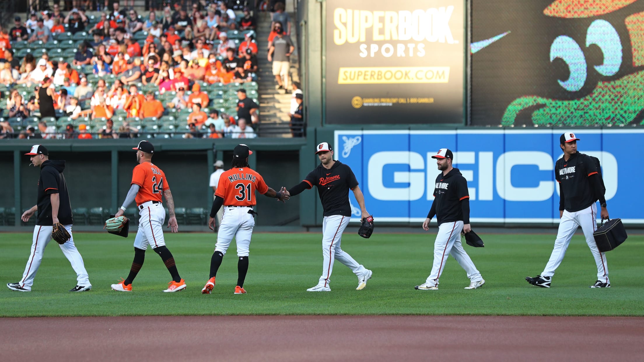 BAL-BI-Homestand-in-focus-083123-073