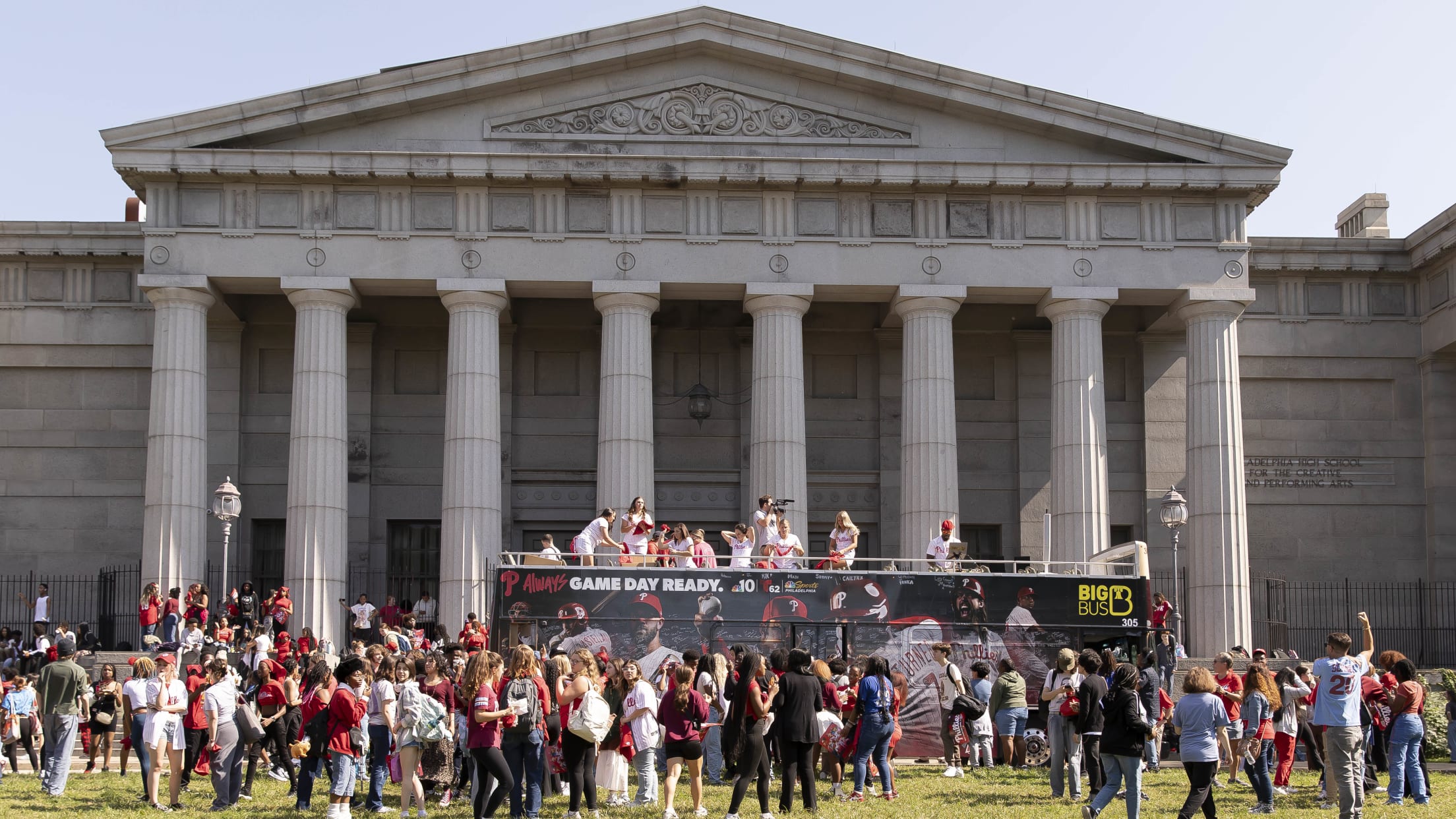 20231002_Phillies_Bus_Rally_Waterfalls-13