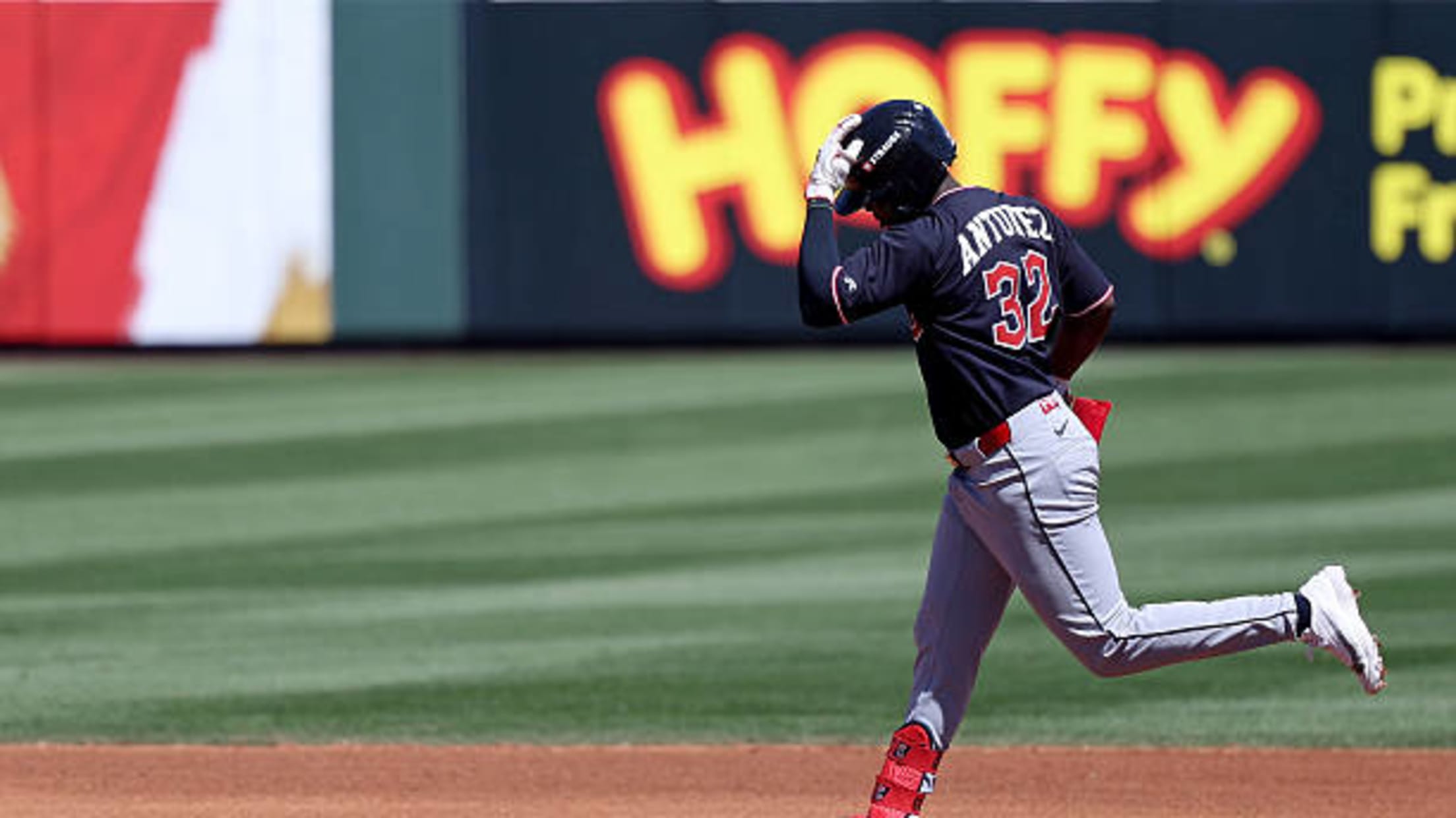 Wuilfredo Antunez's three-run homer