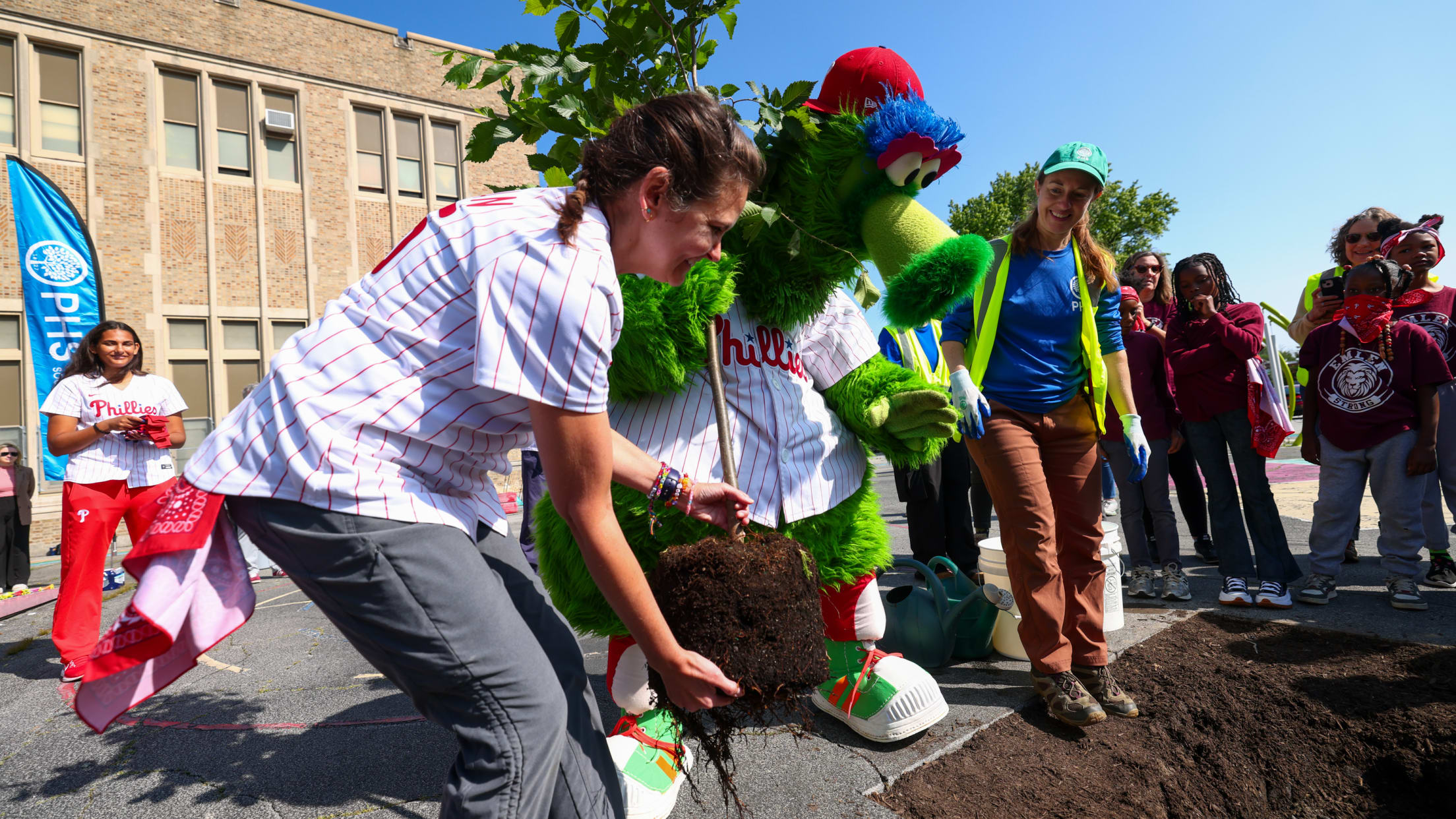 20250602_Tree Planting_Asplundh_PHS-33