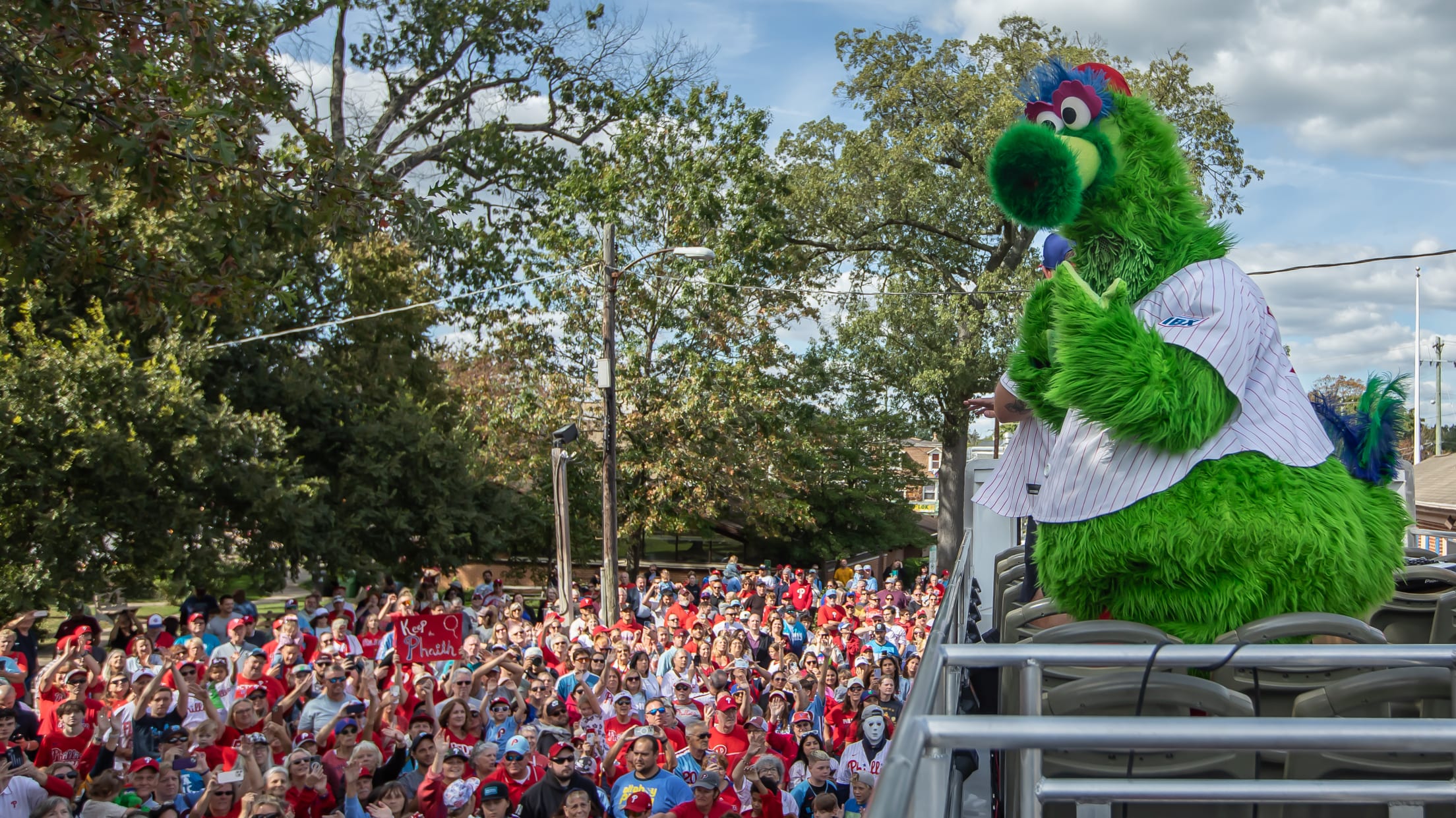 20251002_Rally_Red_October_Bus_Waterfalls-33