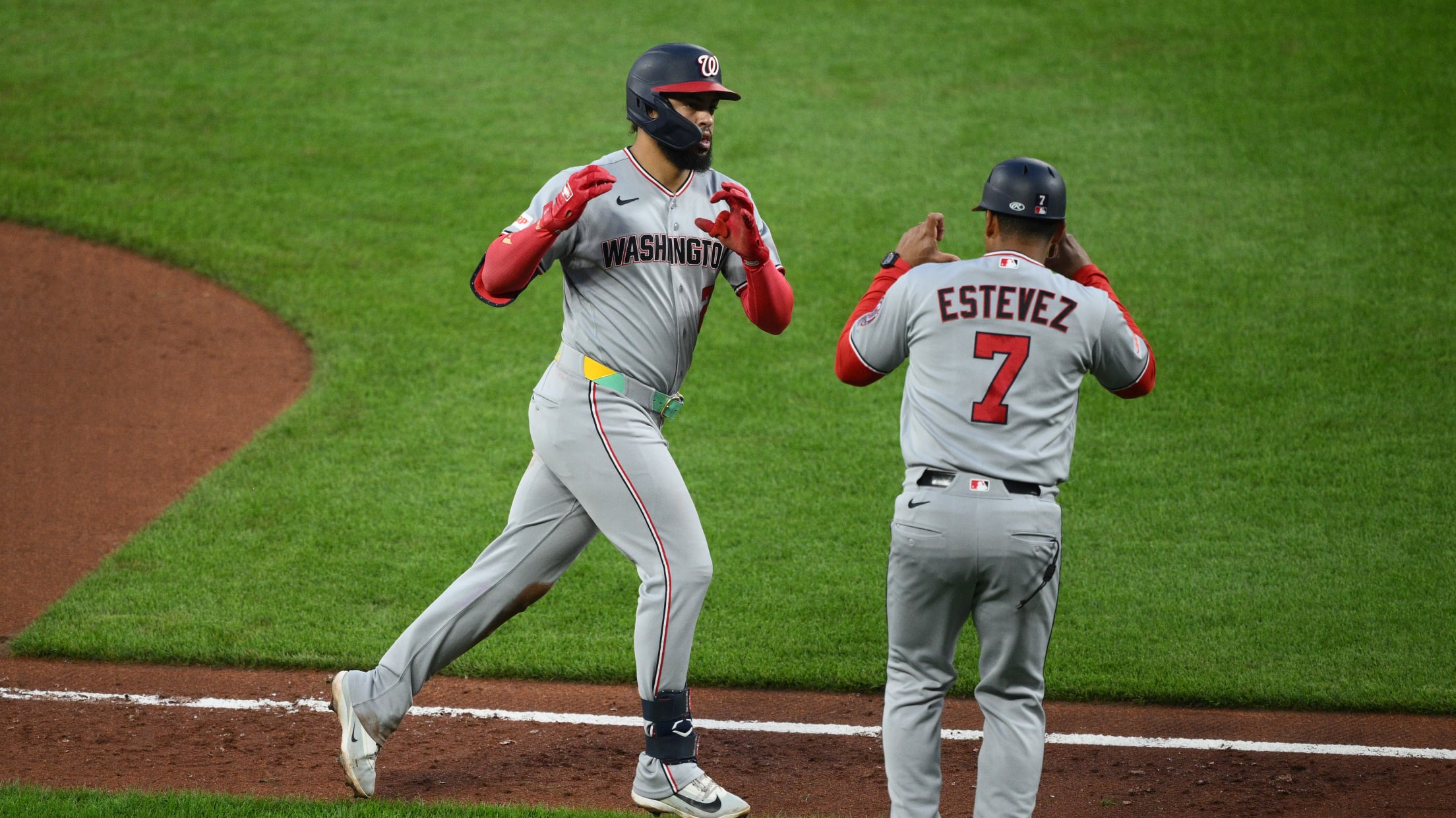 Luis García Jr. homers in four-hit game