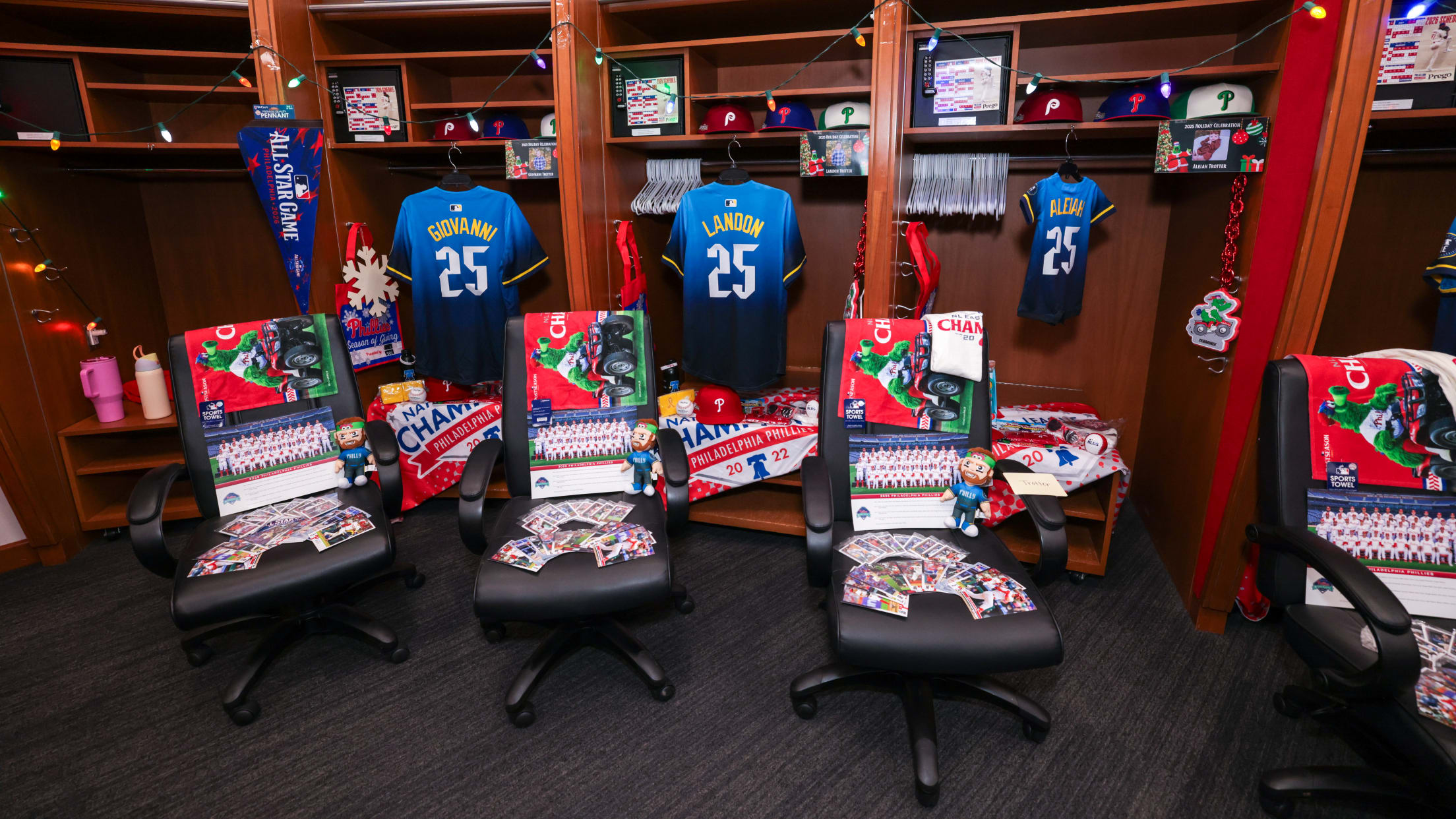 20251212_Ballgirls Holiday Party-1