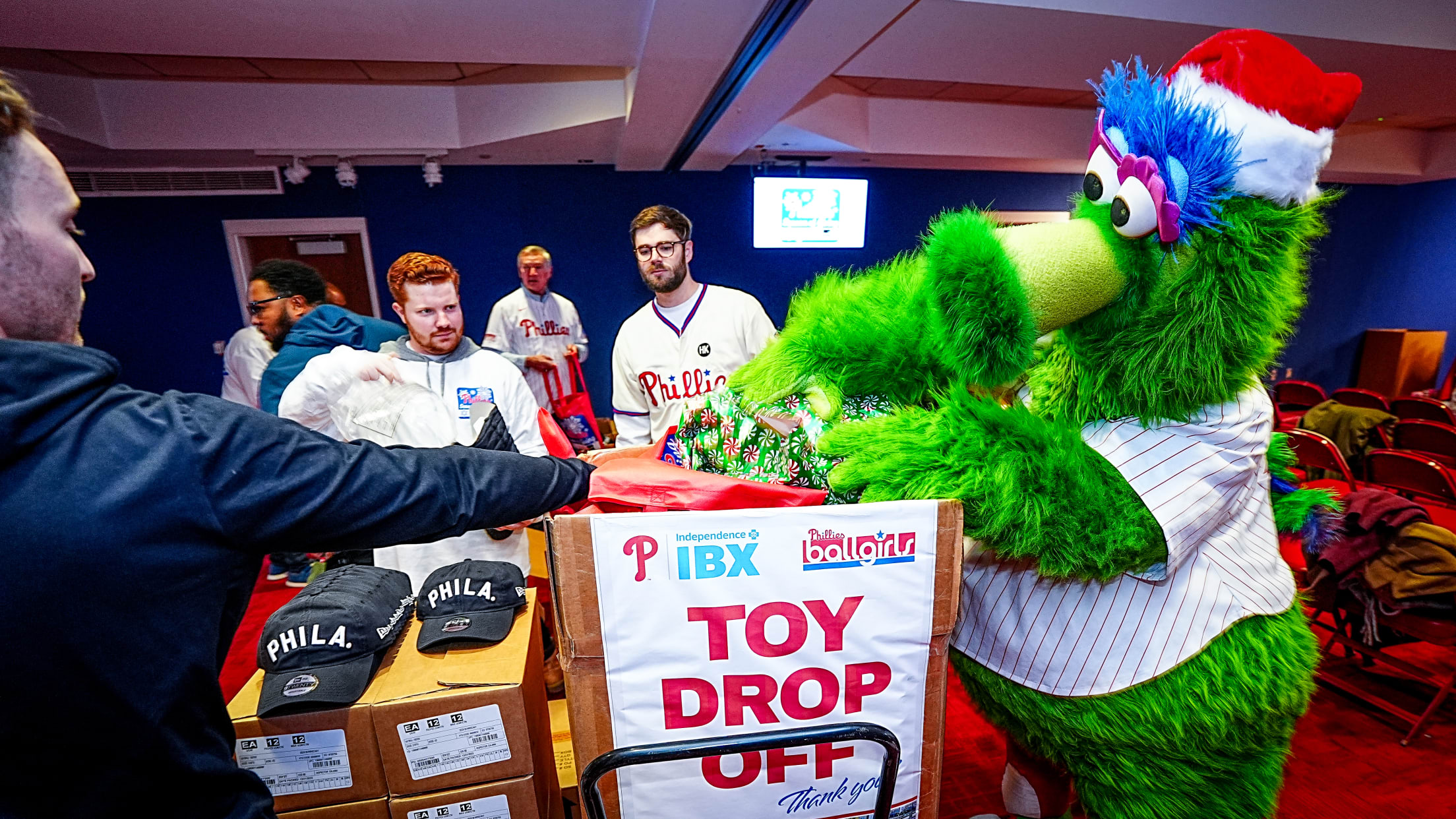 SEIHolidayGiftWrappingParty173730