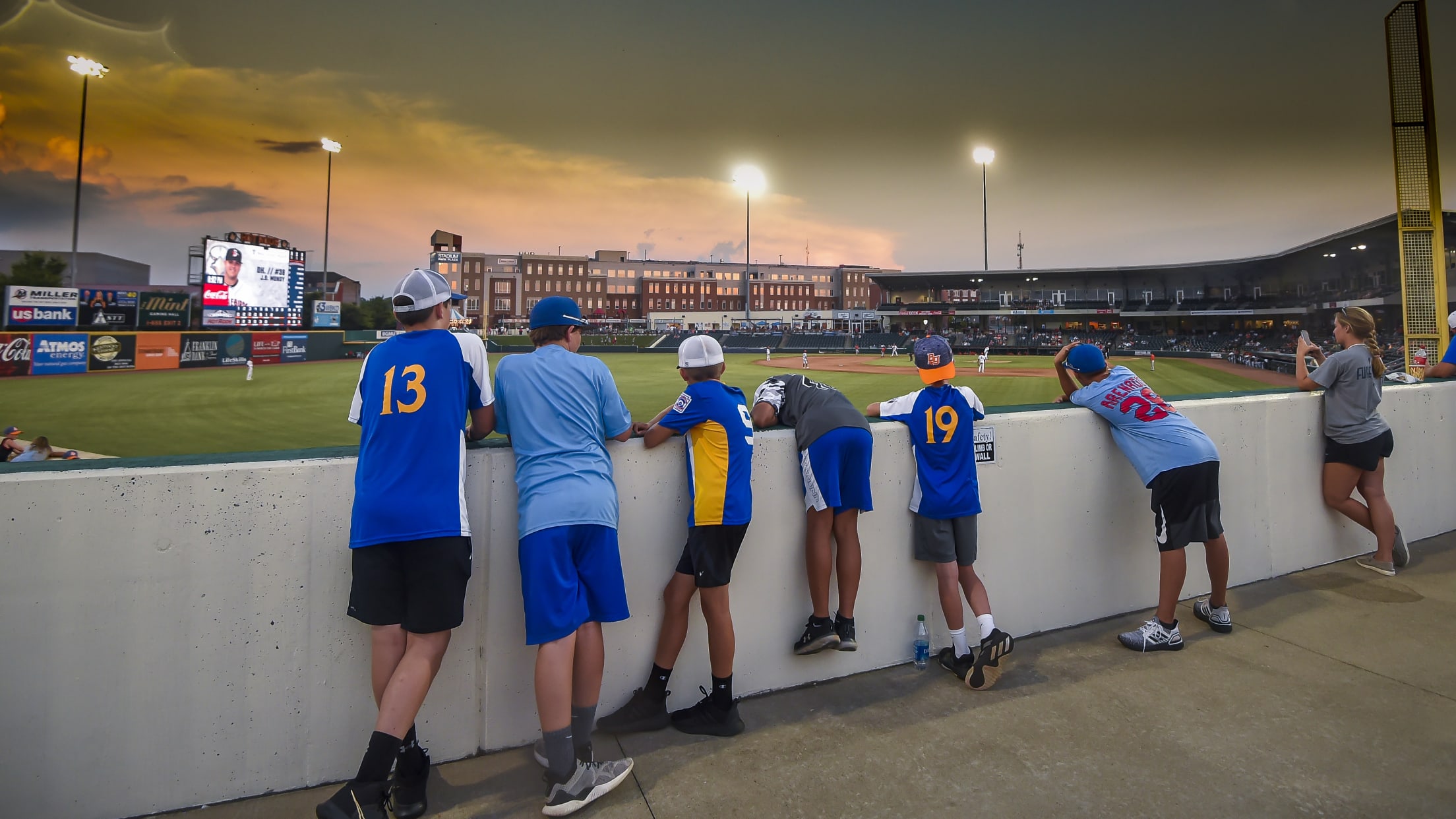 Bowling Green 14, The Bowling Green Hot Rods on the field d…