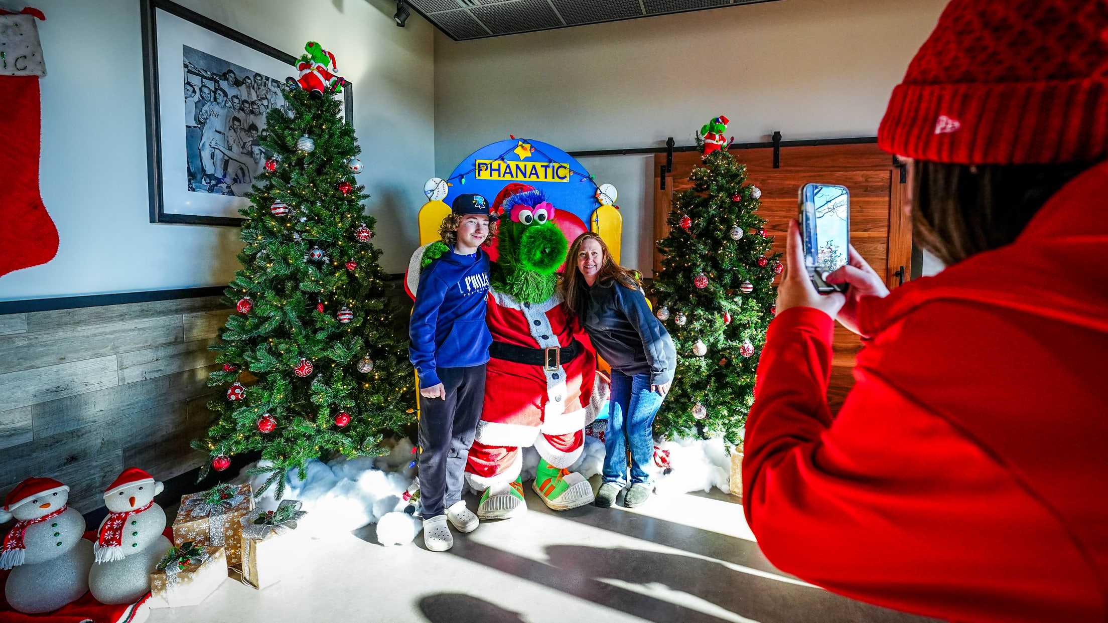 HolidaySalePhanatic01976