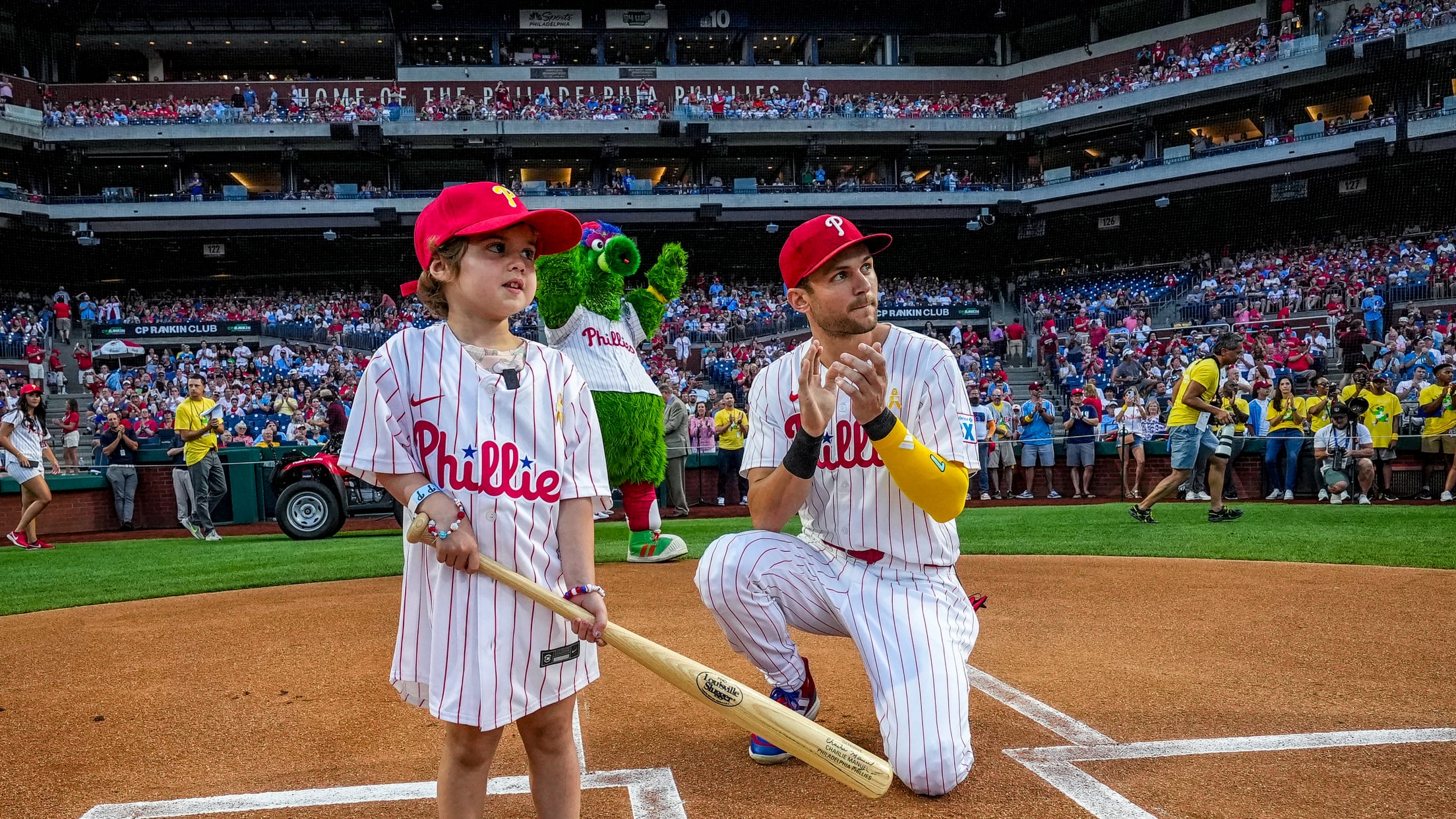 ChildhoodCancerPregame00437