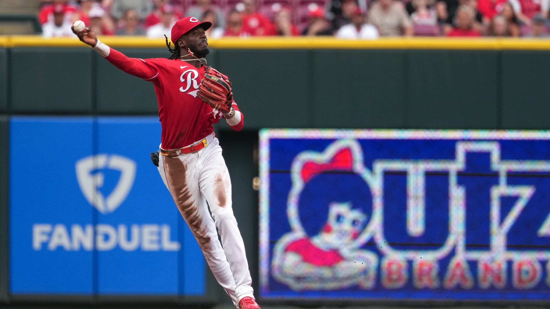 Elly De La Cruz DOES IT ALL for the Reds!