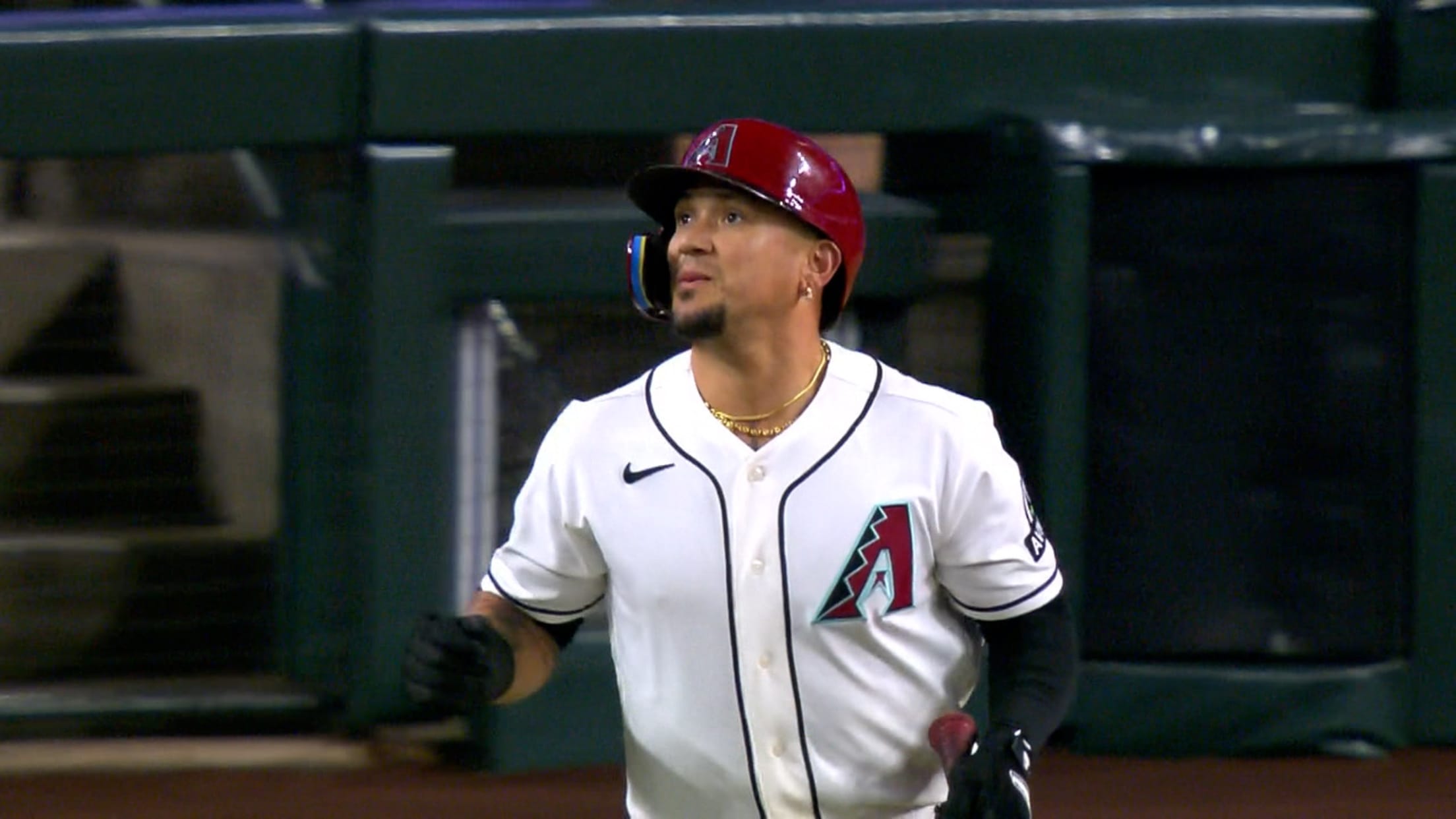 Ildemaro Vargas hits a three-run homer (3)