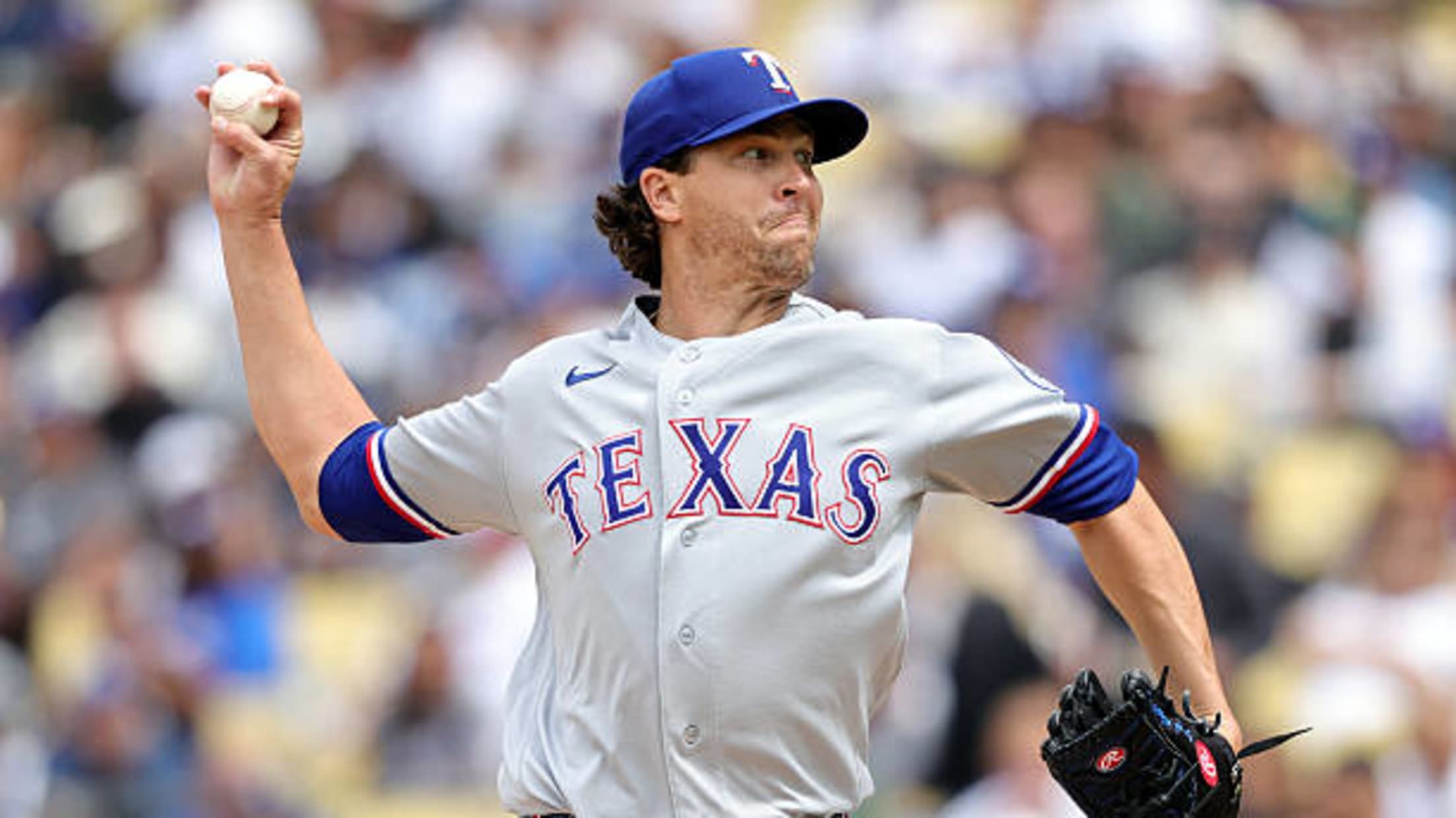 Jacob deGrom fans nine