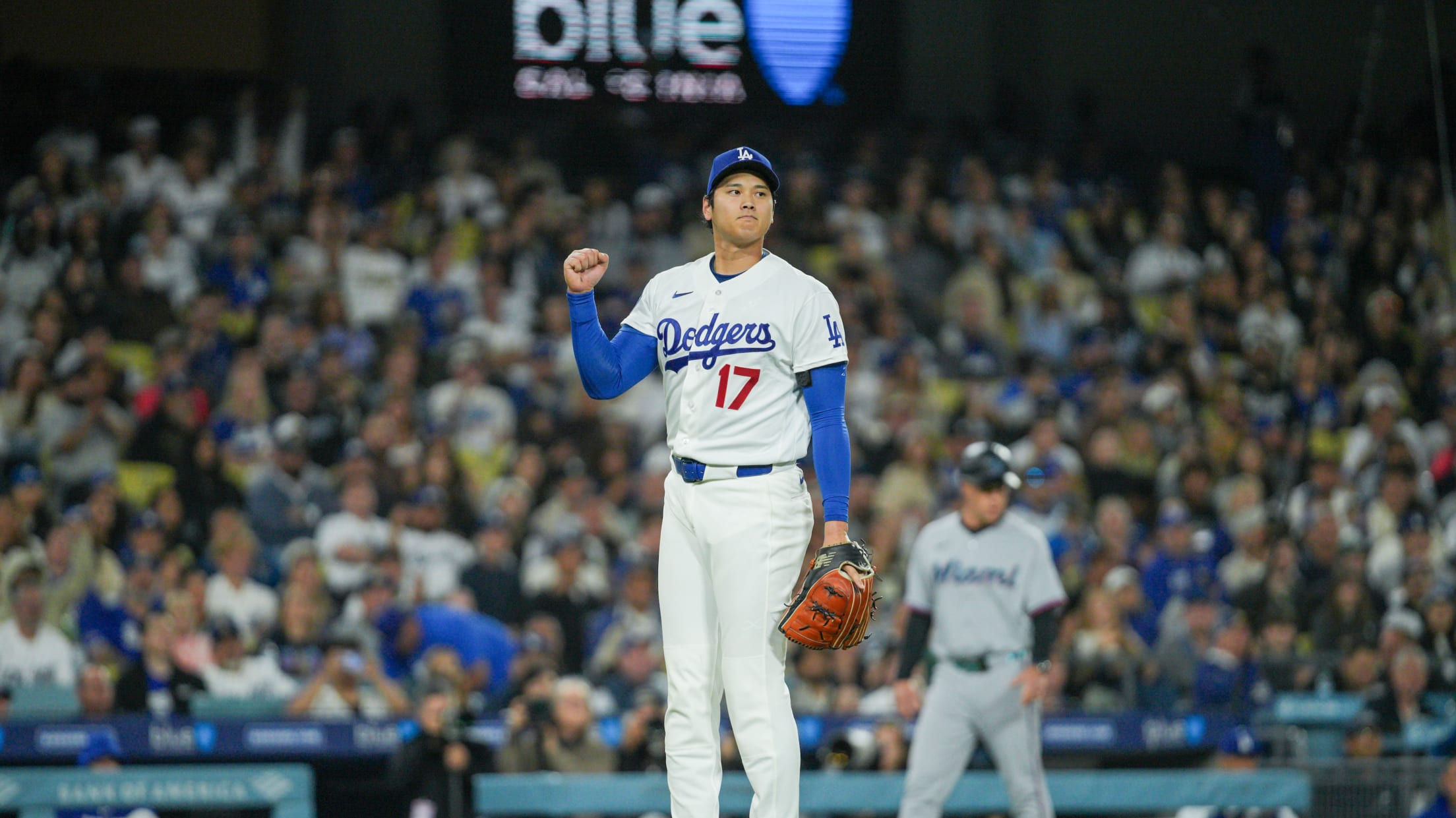 Shohei Ohtani is named NL Pitcher of the Month