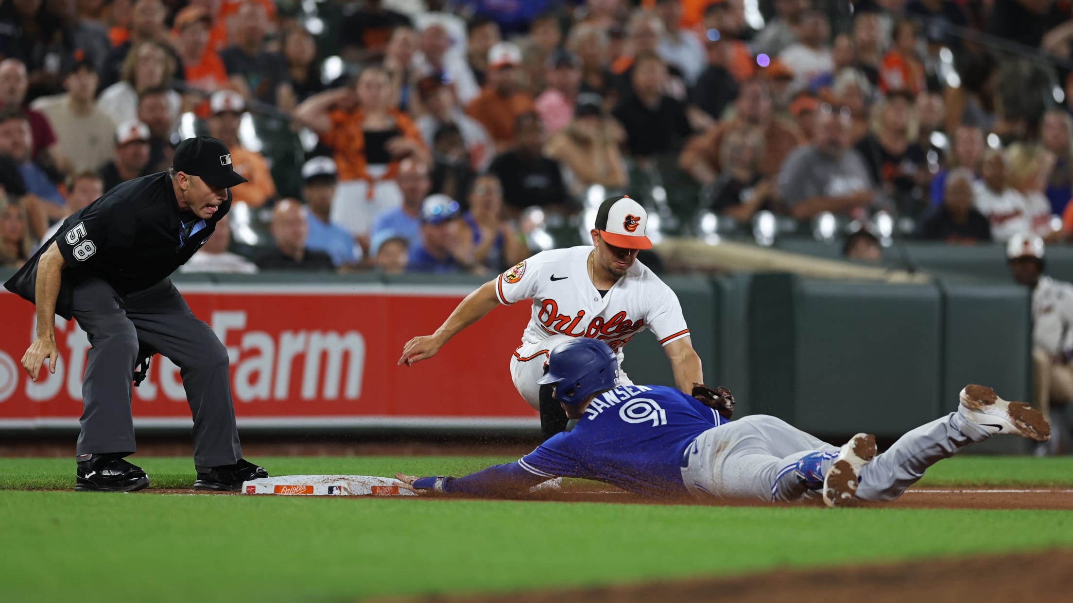 BAL-BI-Homestand-in-focus-083123-042