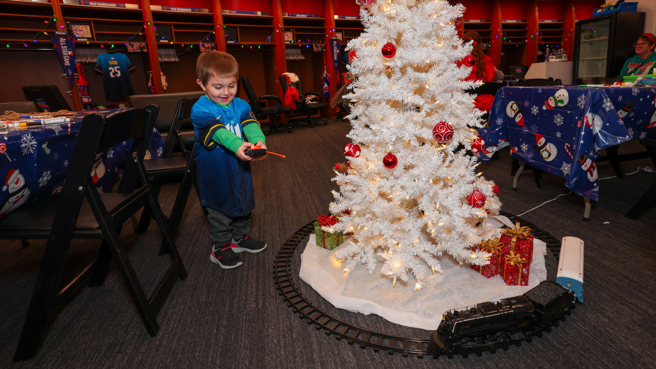 20251212_Ballgirls Holiday Party-43