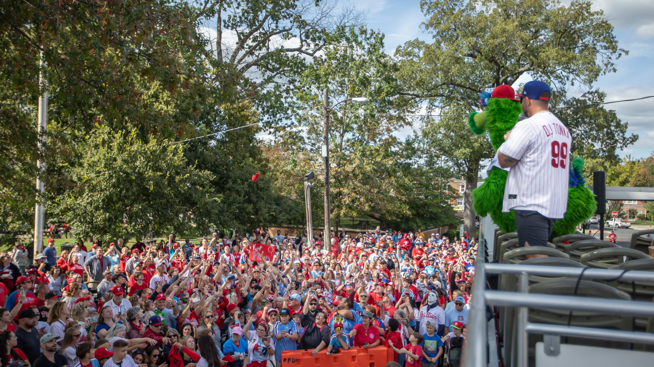 20251002_Rally_Red_October_Bus_Waterfalls-34