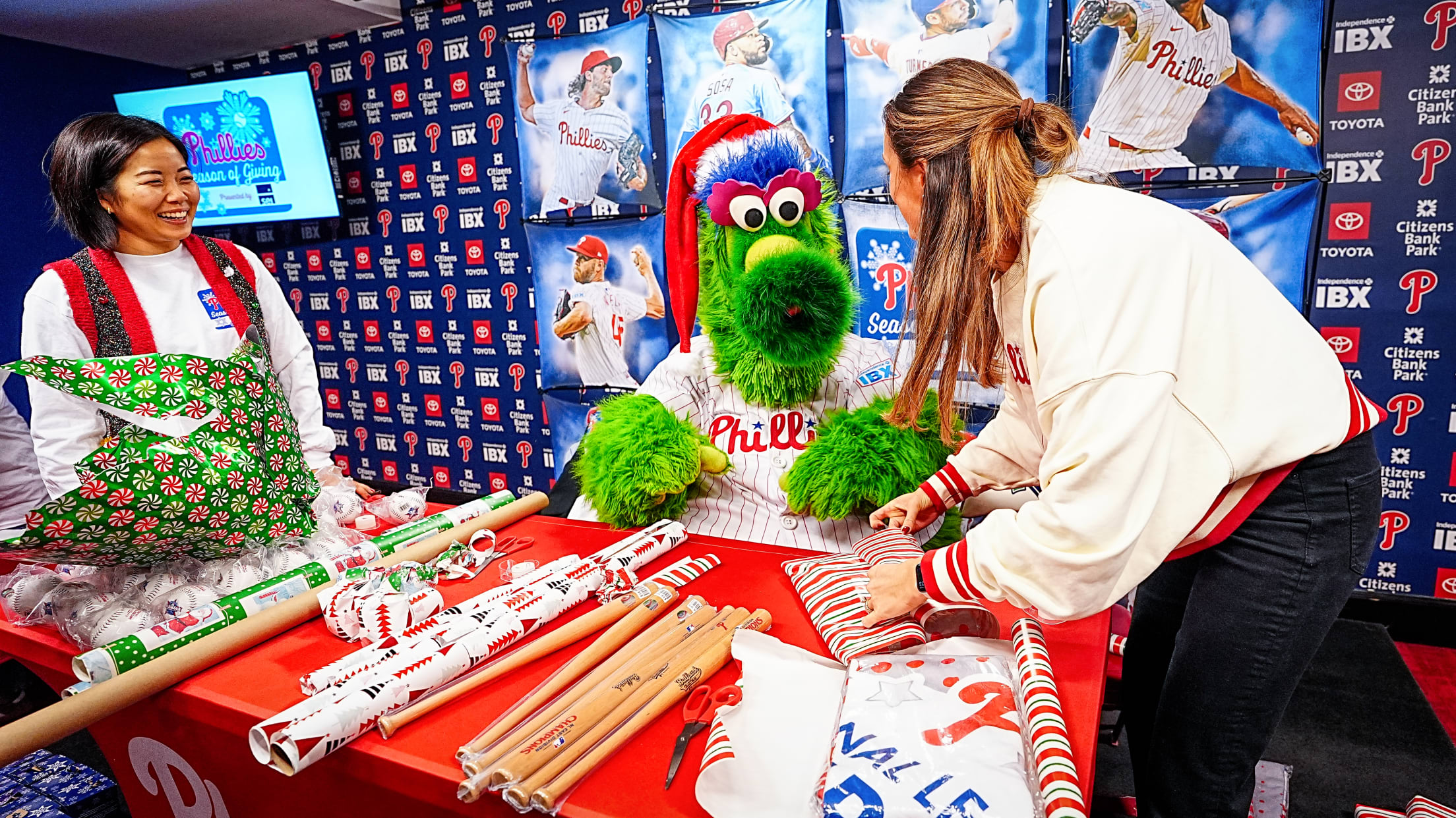 SEIHolidayGiftWrappingParty173809