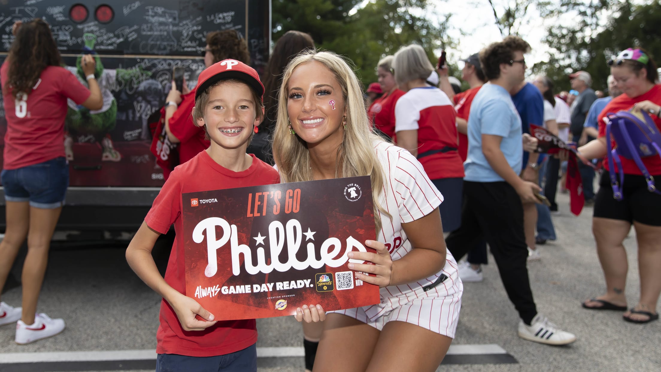 20231002_Phillies_Bus_Rally_Waterfalls-30