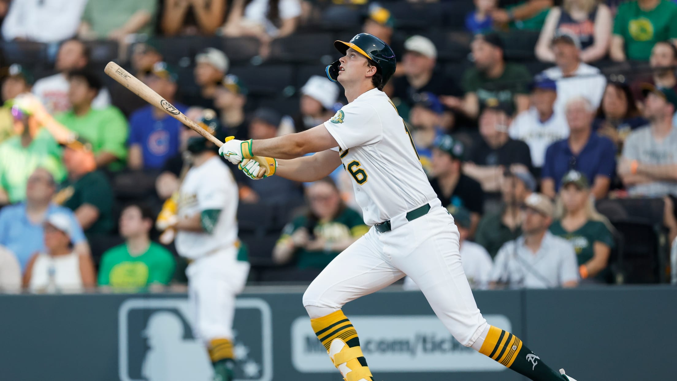 Athletics hit five home runs in 7-5 win