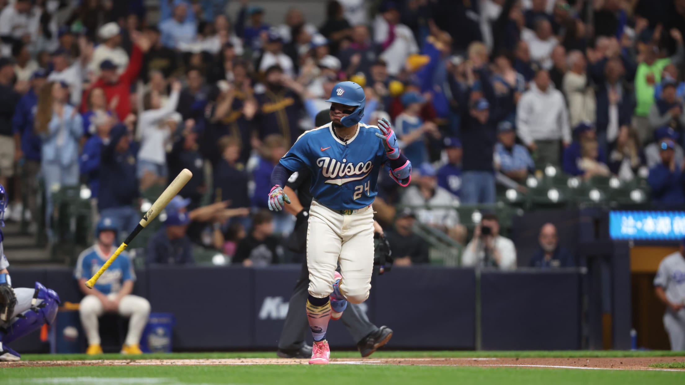 William Contreras' three-run homer (4)