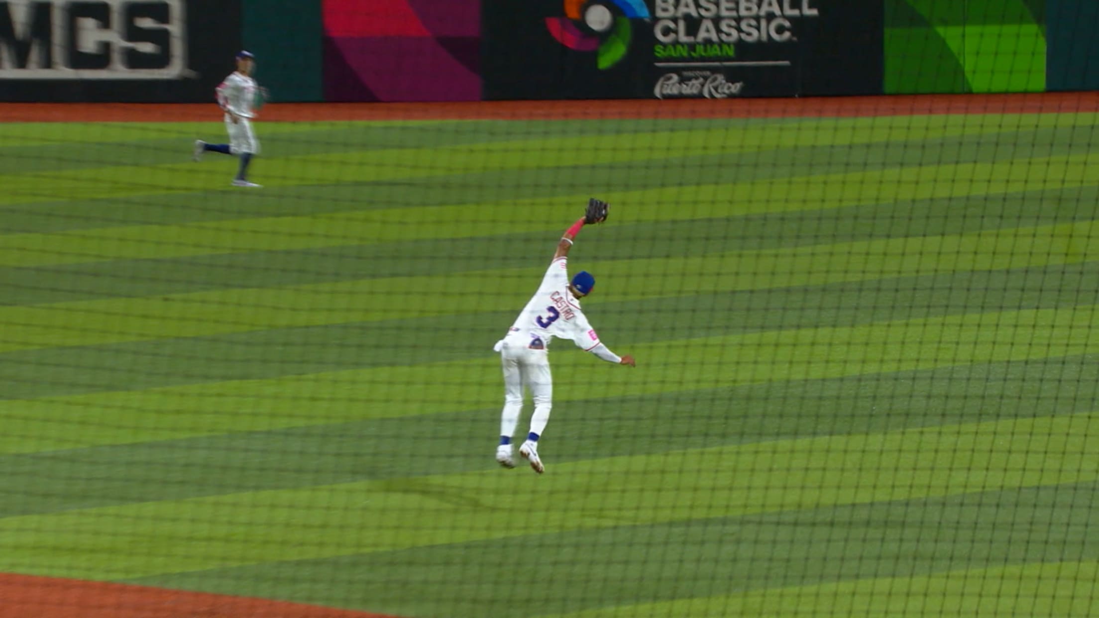 Willi Castro's leaping grab