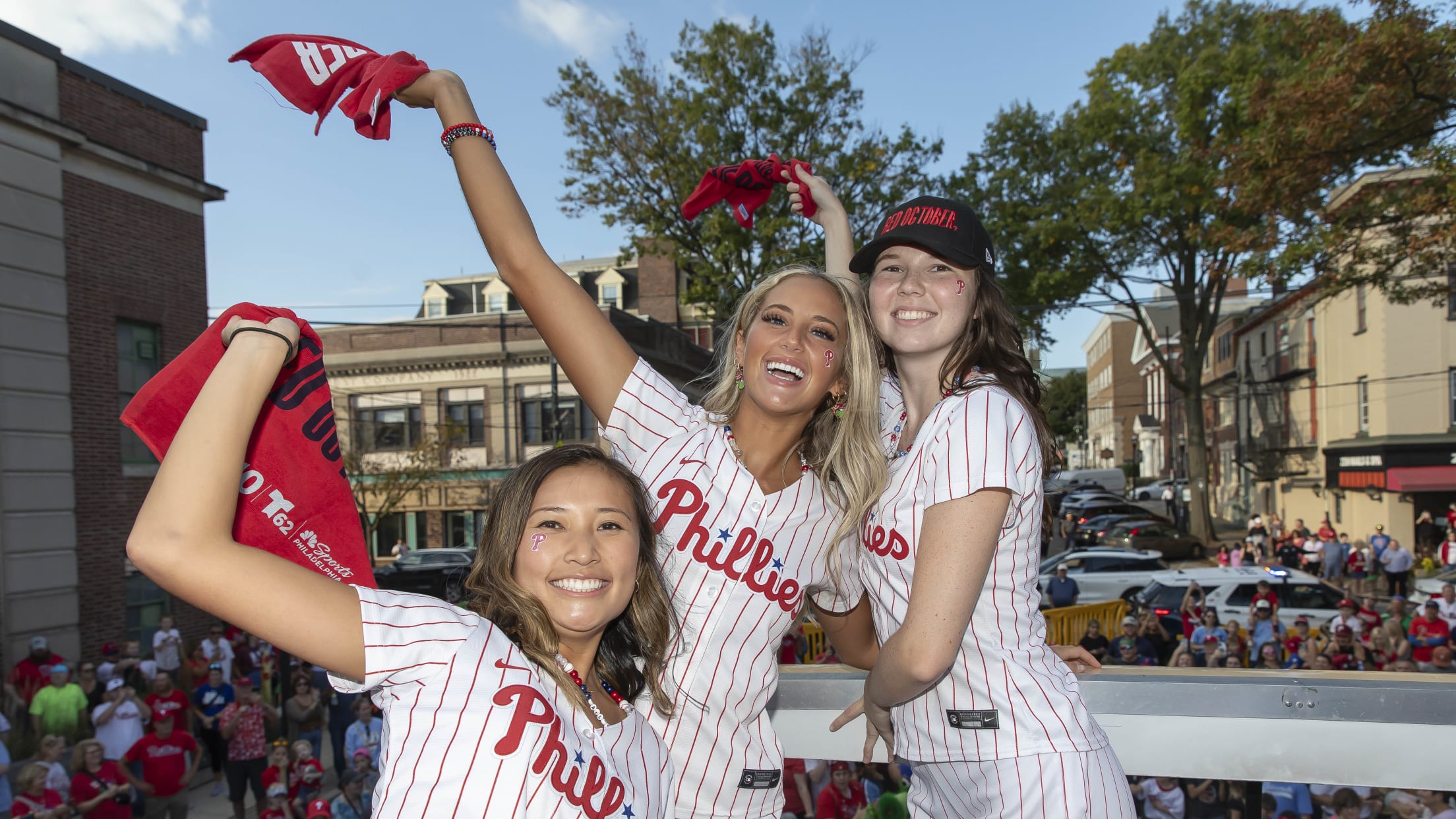 20231002_Phillies_Bus_Rally_Waterfalls-57