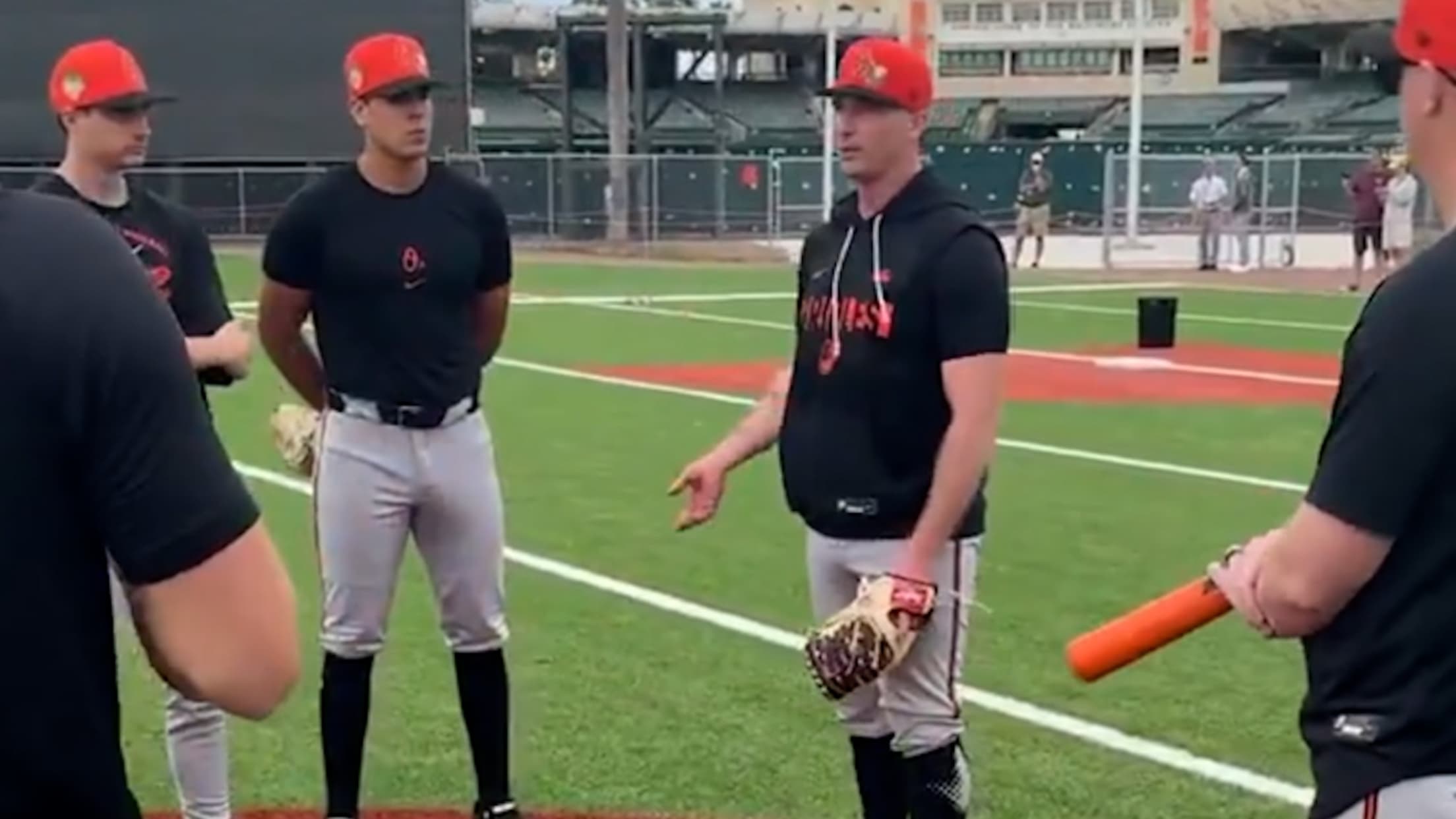 Pete Alonso does fielding drills at O's camp