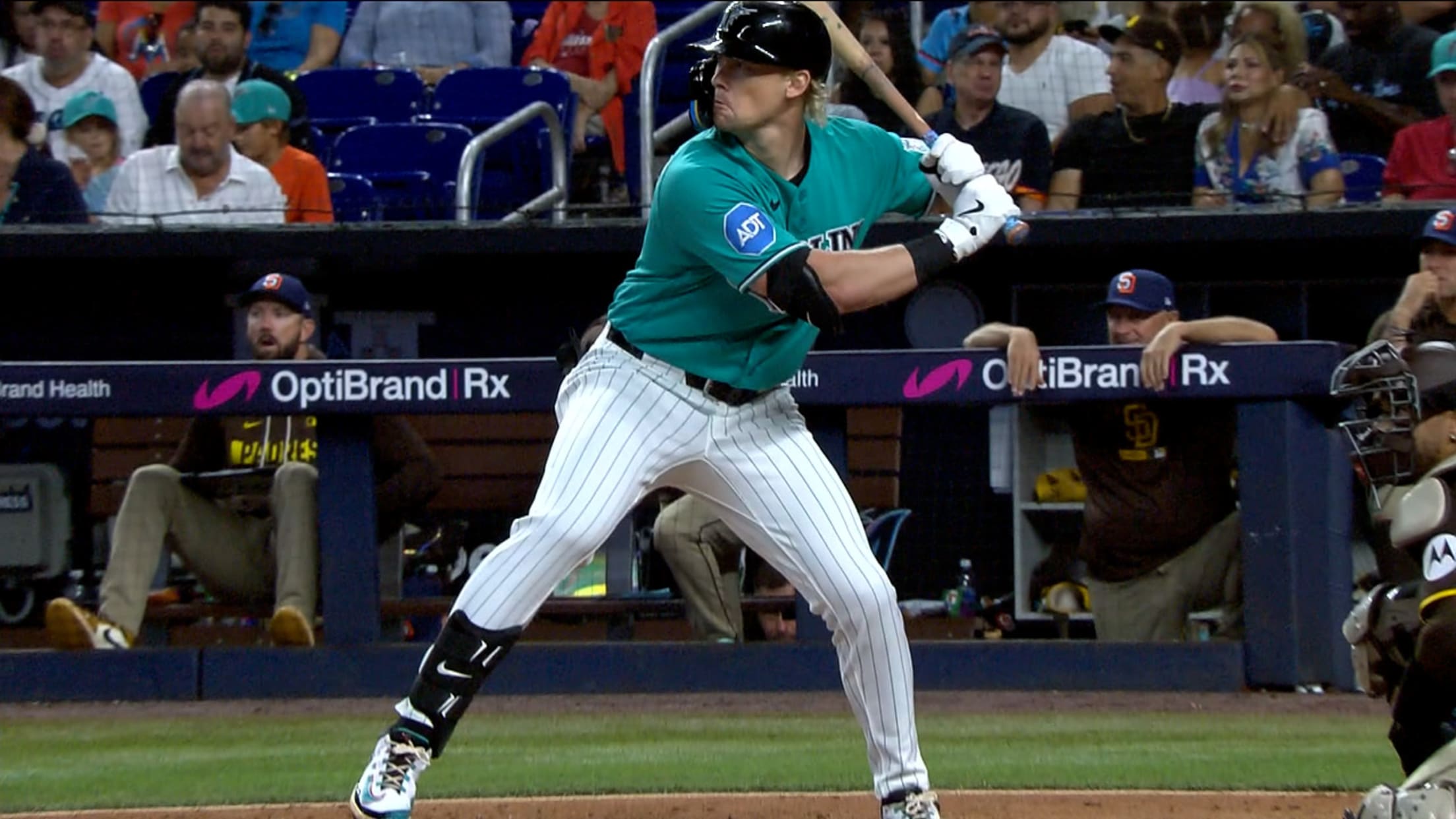 Jonrón solitario de Kyle Stowers (13)