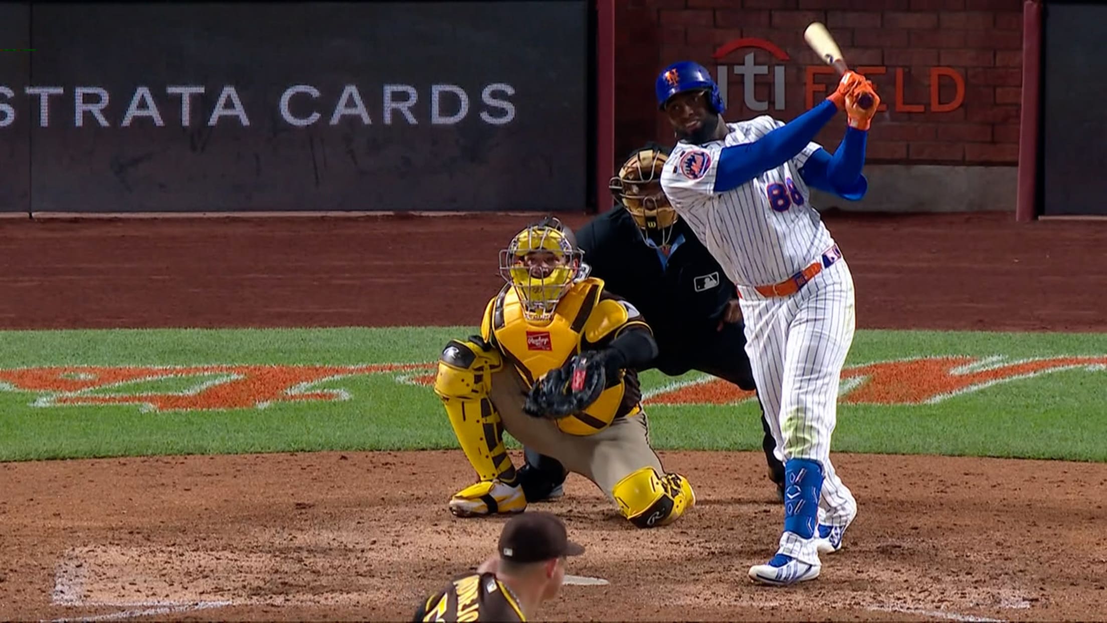 Luis Robert Jr.'s solo home run (7)