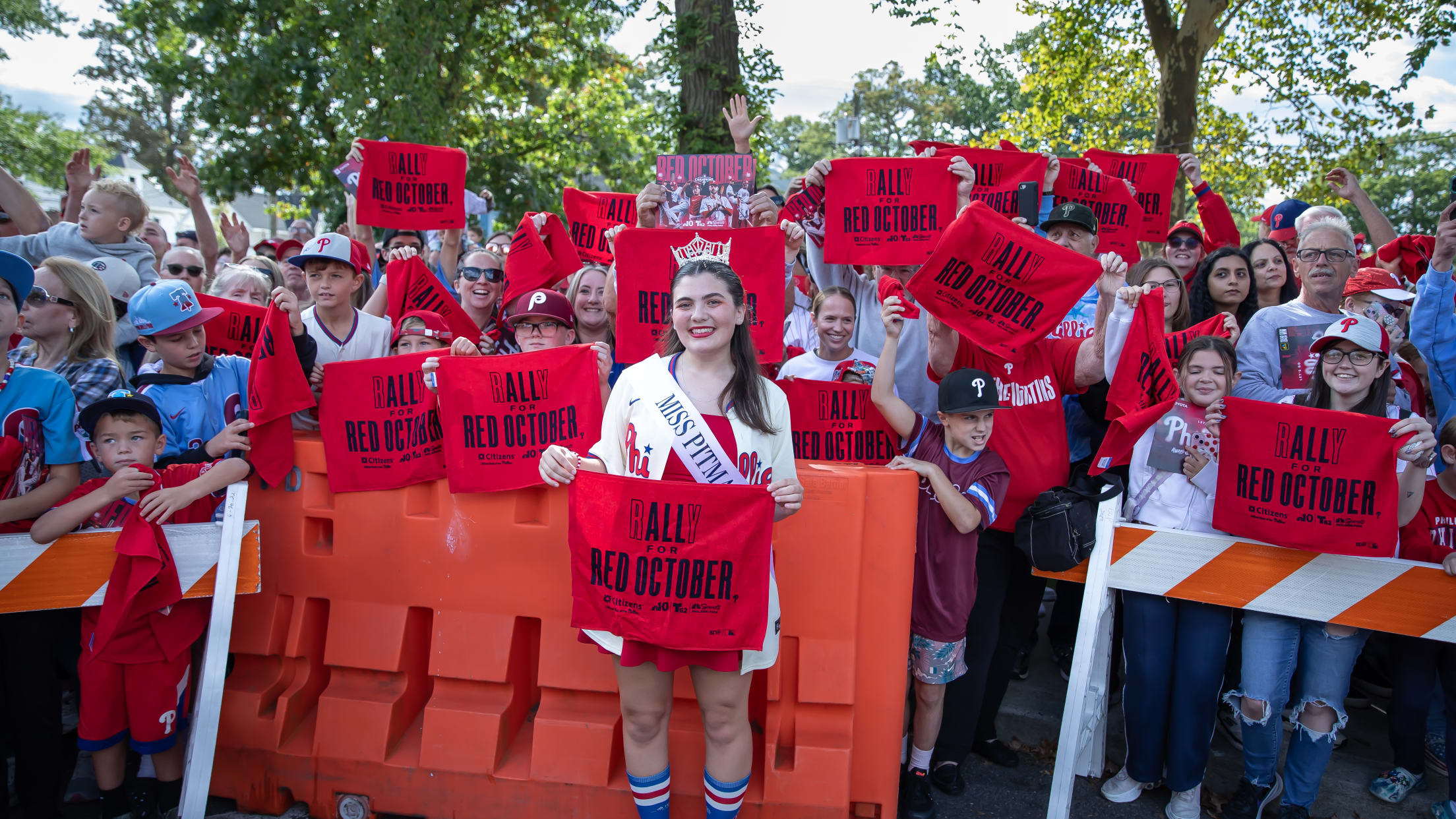 20251002_Rally_Red_October_Bus_Waterfalls-44