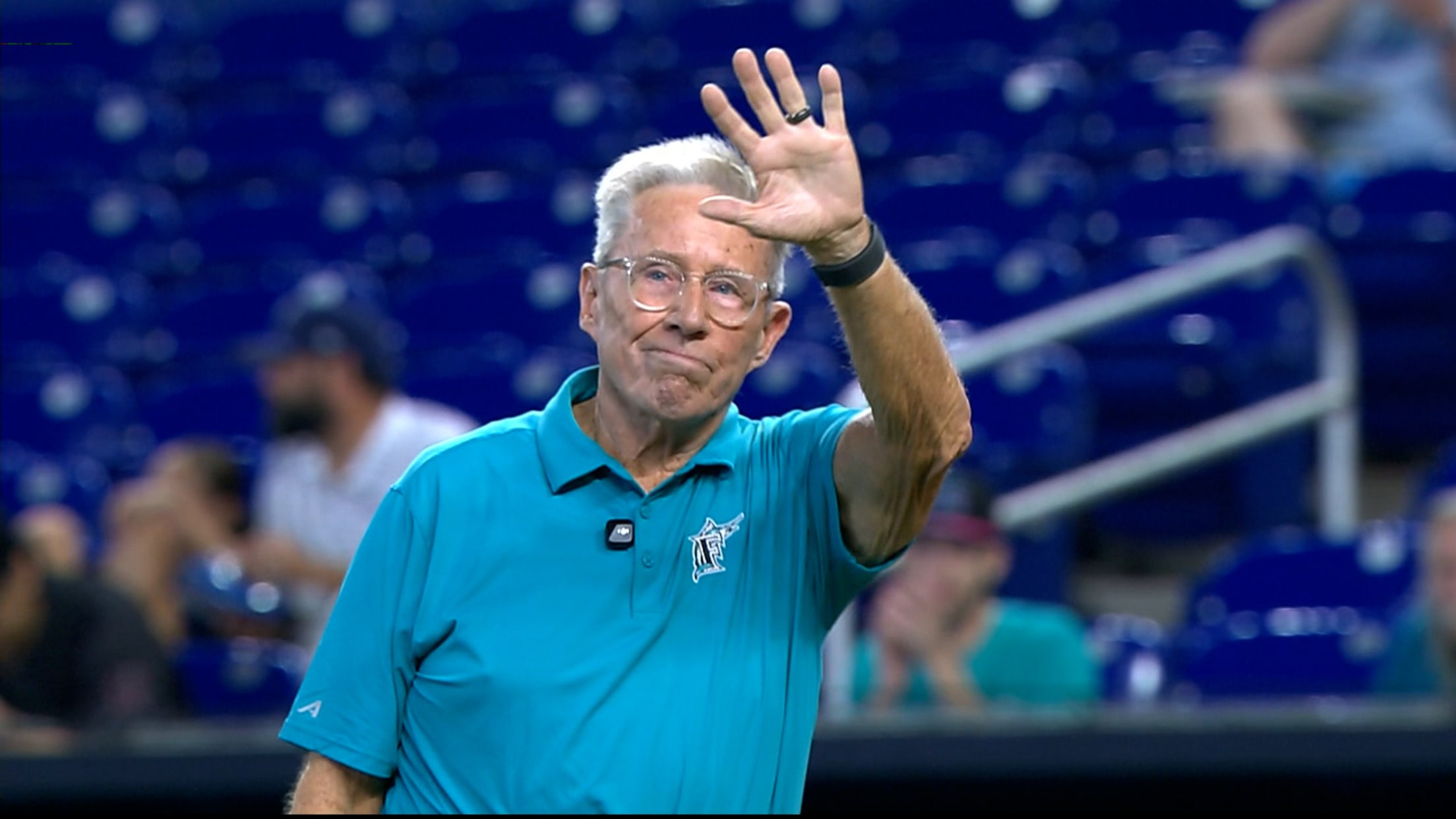 Tommy Hutton joins grandchildren to throw first pitch