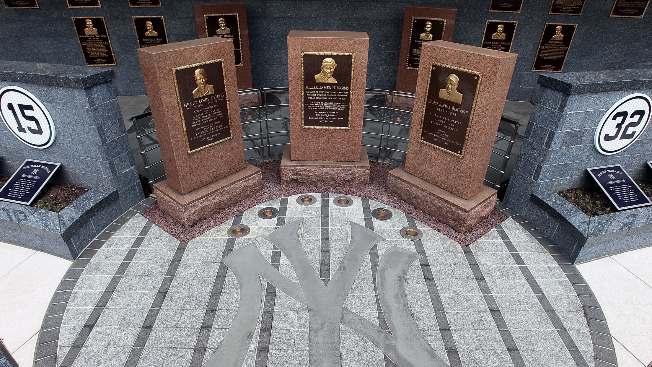 RAW Monument Park 20100502