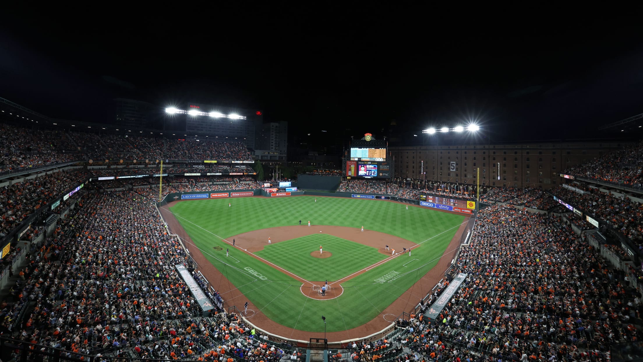 BAL- BI - Homestand In Focus - 1003 - 085