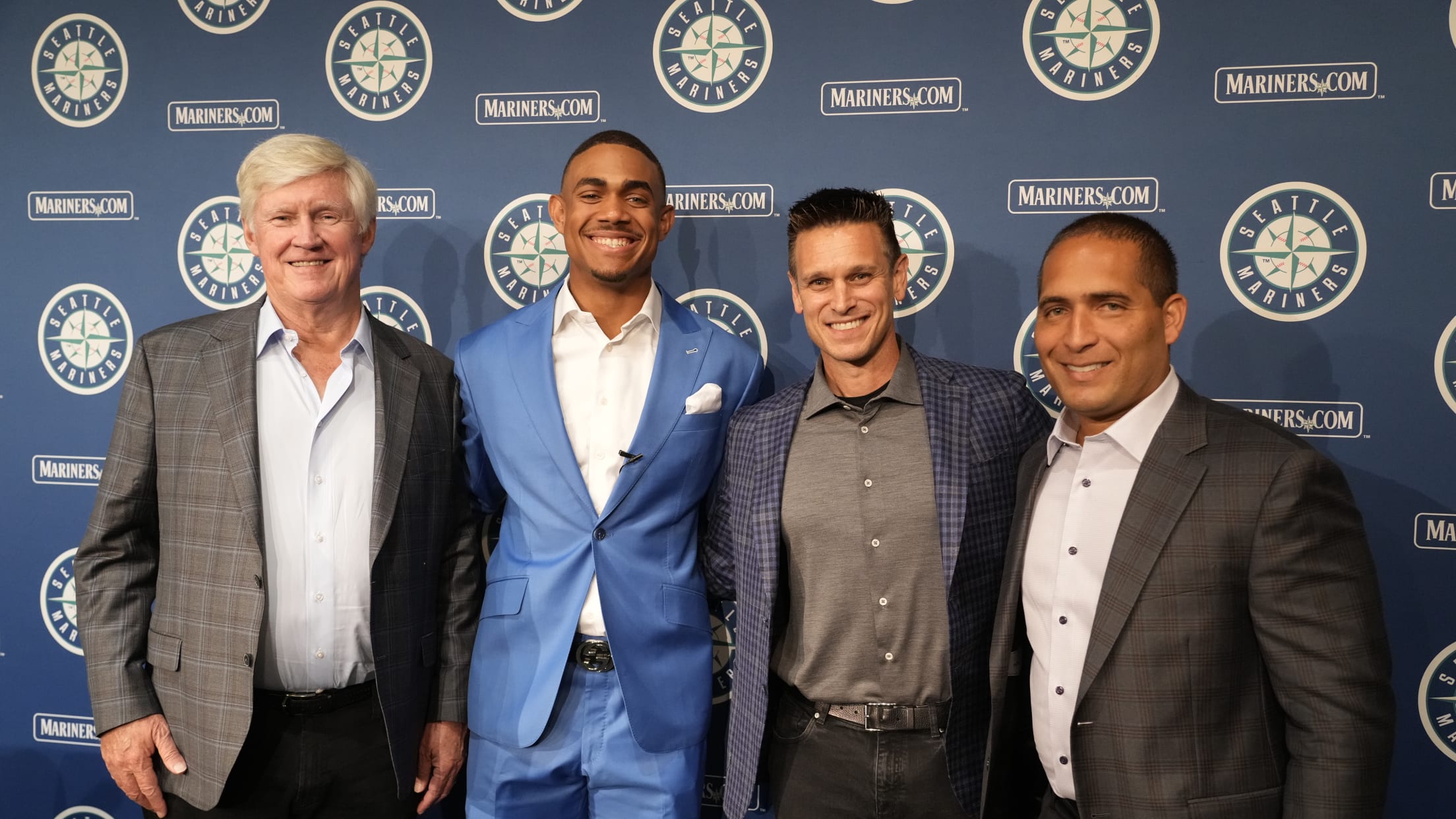 Mariners star Julio Rodriguez agrees to potentially record-breaking  contract