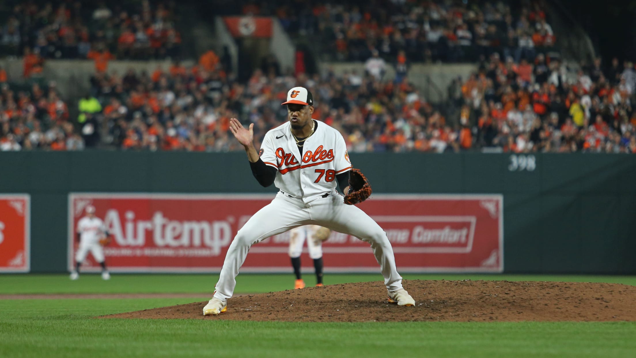 BAL-BI-121823-TopPhotos23-105